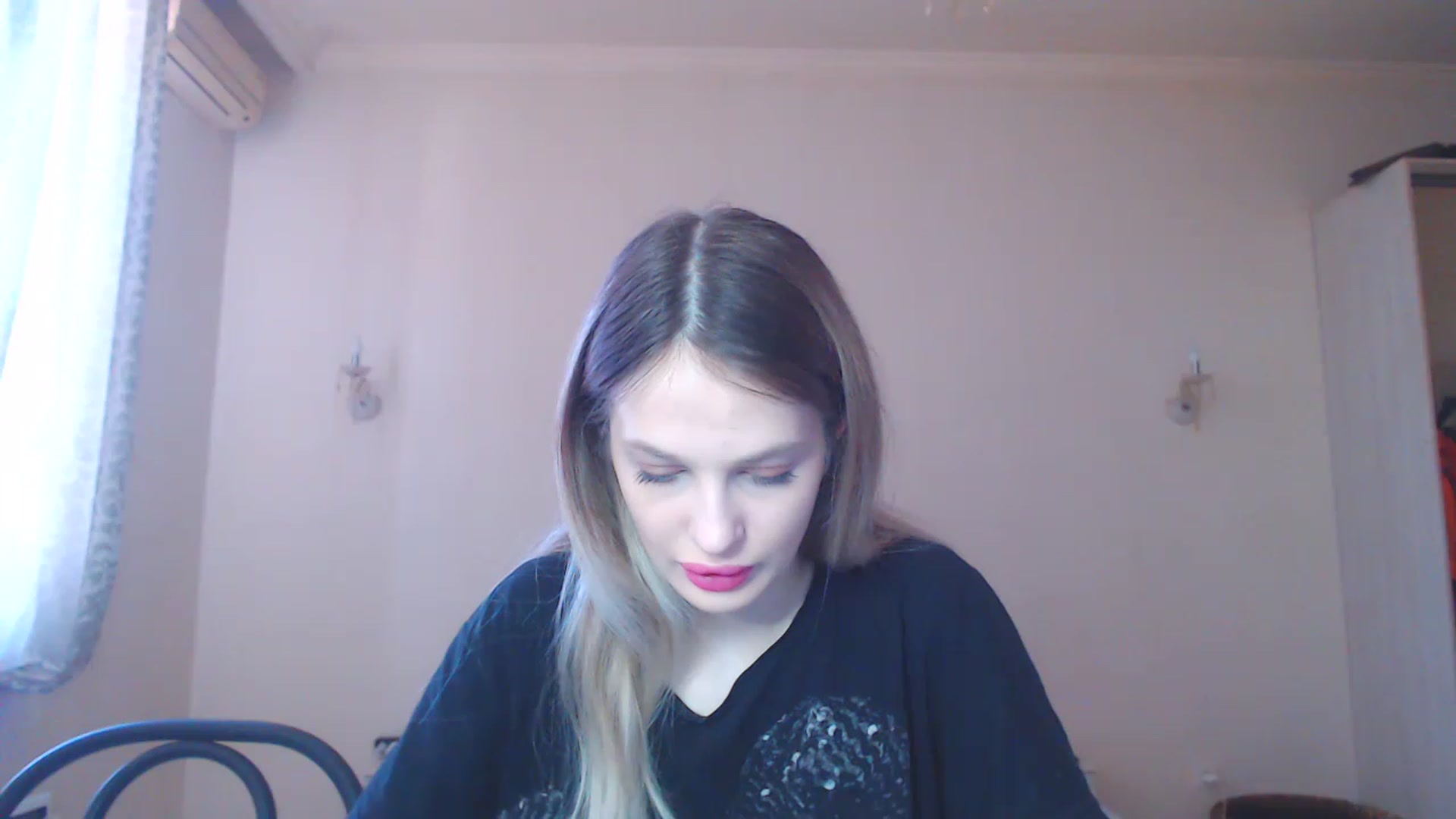 Gallery image thumbnail from Lola_vi's myfreecams stream on, 03/27/2023, 10:59 image 3 of 20
