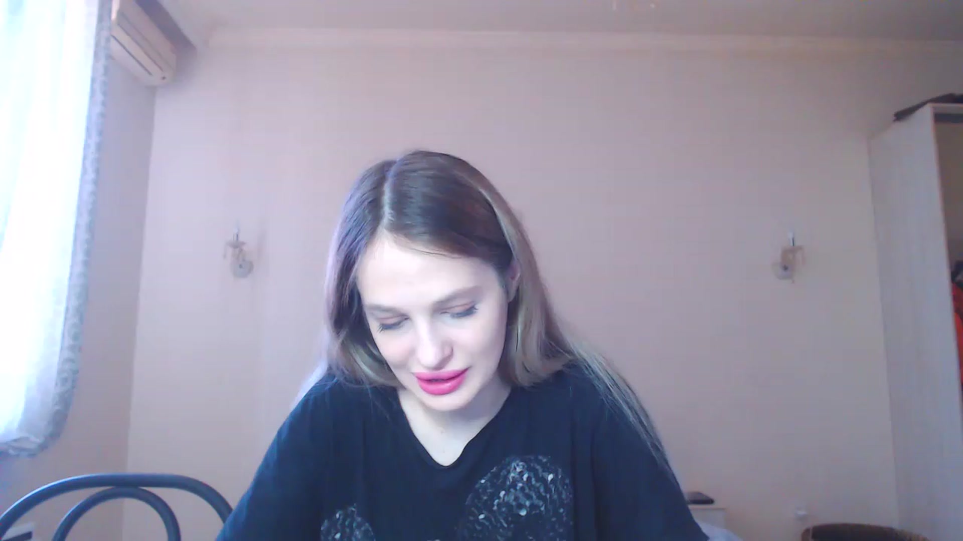 Gallery image thumbnail from Lola_vi's myfreecams stream on, 03/27/2023, 10:59 image 12 of 20