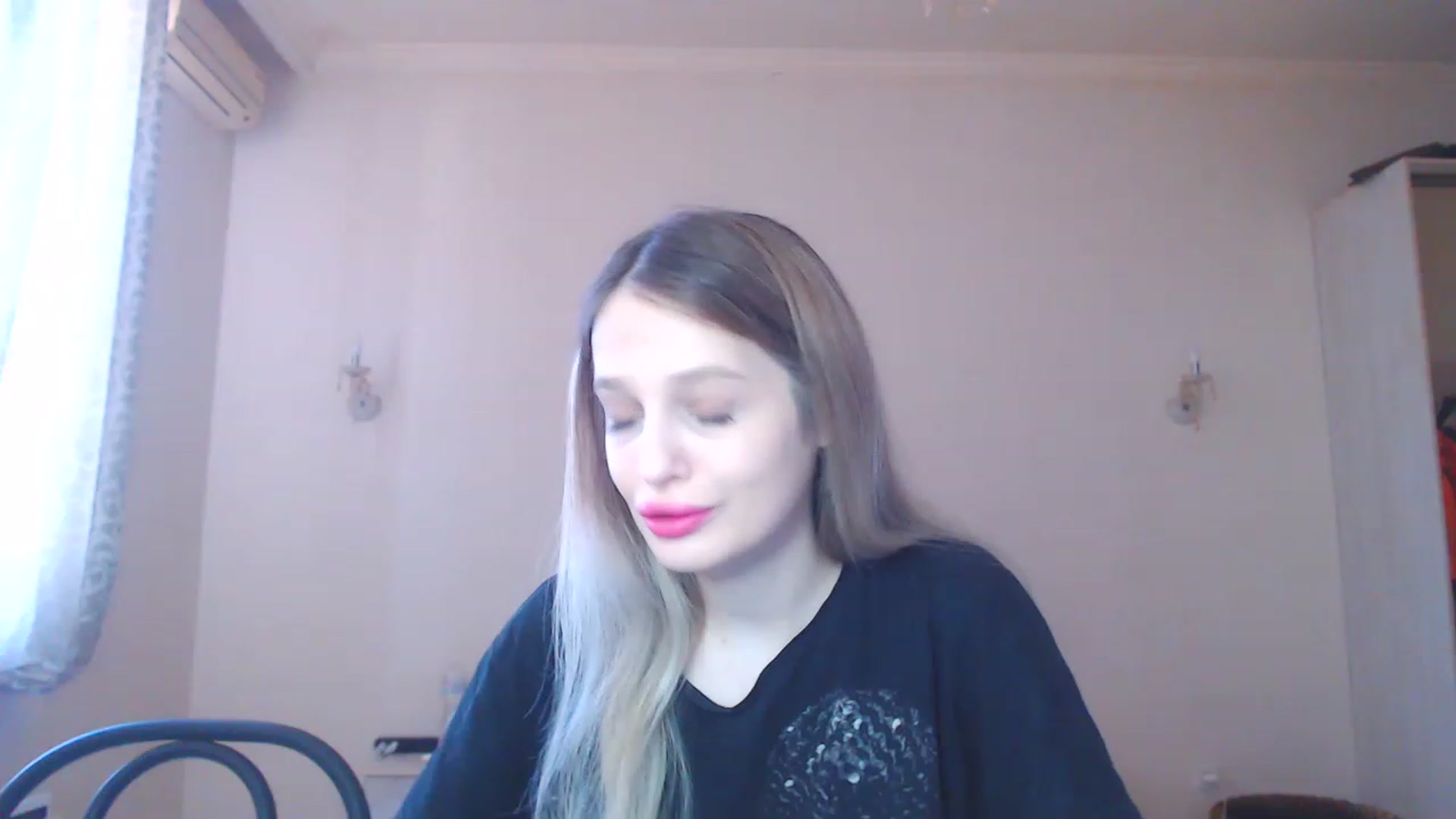 Gallery image thumbnail from Lola_vi's myfreecams stream on, 03/27/2023, 10:59 image 4 of 20