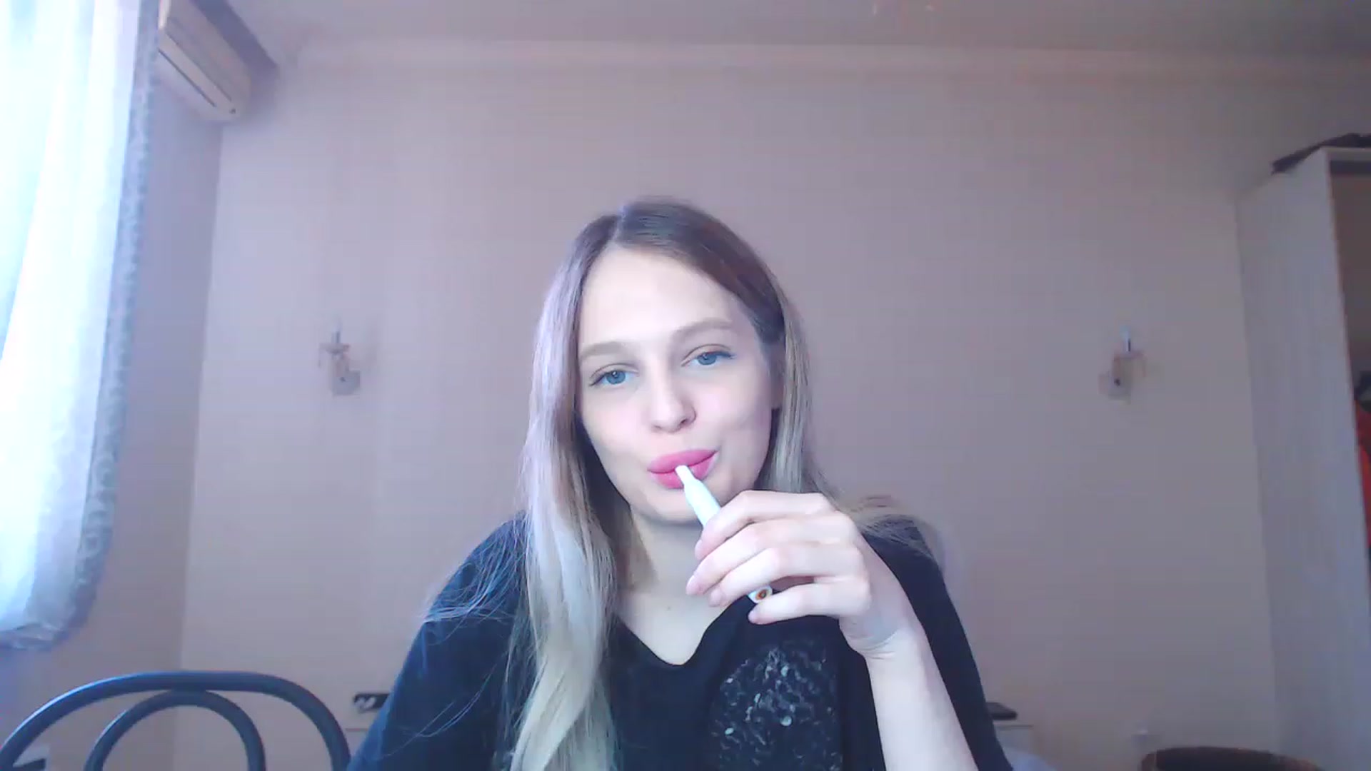 Gallery image thumbnail from Lola_vi's myfreecams stream on, 03/27/2023, 10:59 image 20 of 20