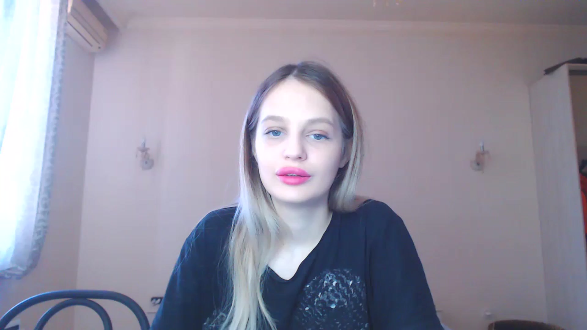 Gallery image thumbnail from Lola_vi's myfreecams stream on, 03/27/2023, 10:59 image 1 of 20