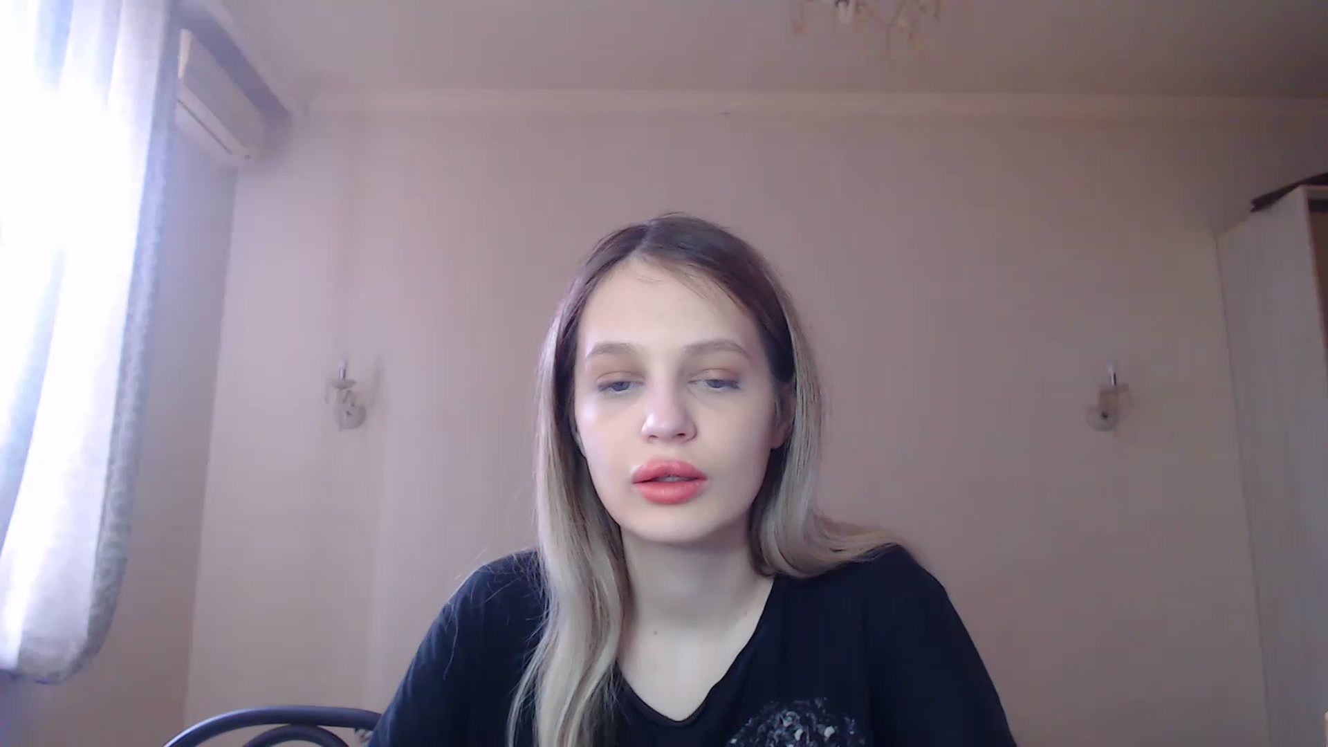 Gallery image thumbnail from Lola_vi's myfreecams stream on, 03/28/2023, 11:39 image 2 of 20