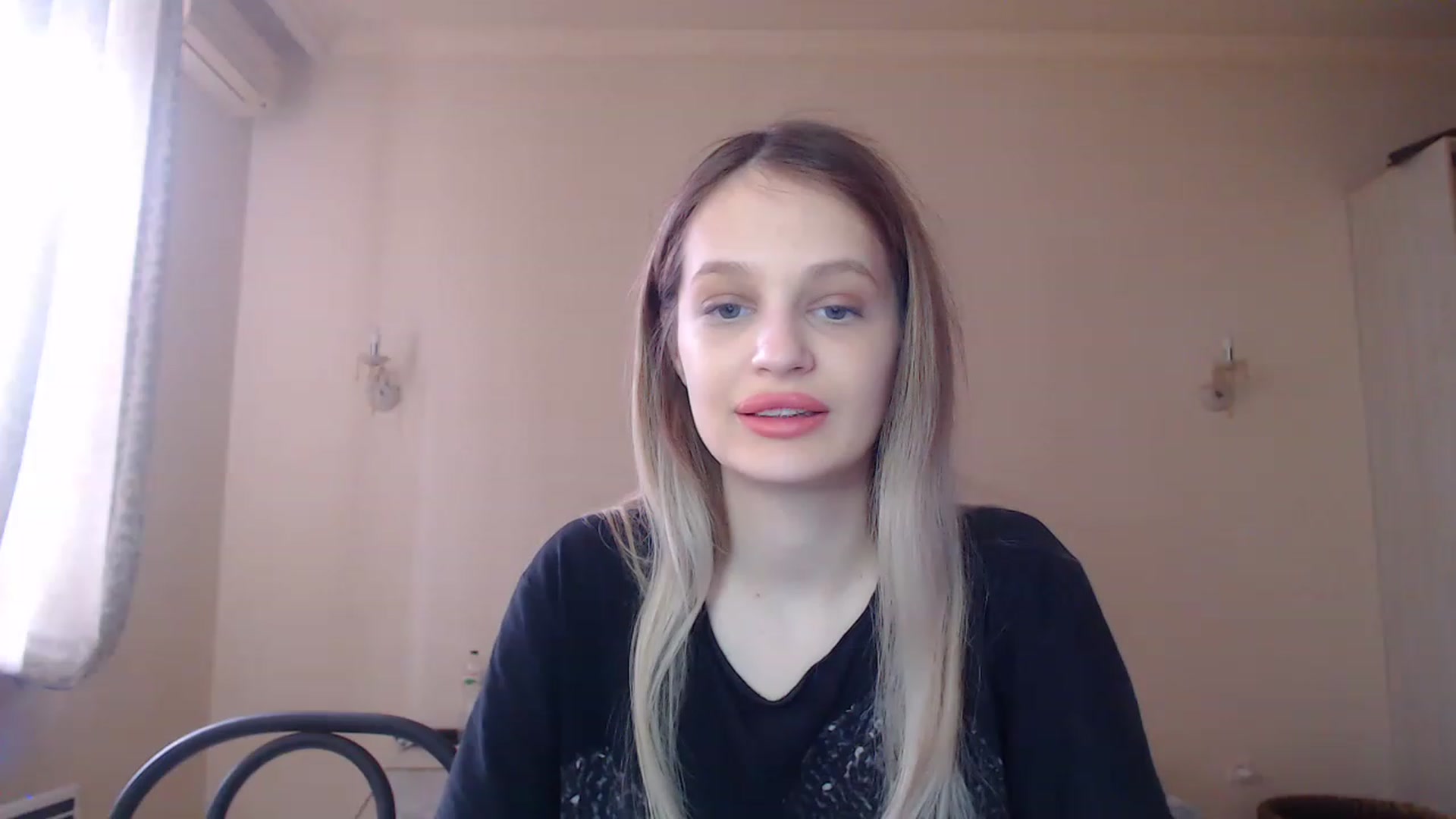 Gallery image thumbnail from Lola_vi's myfreecams stream on, 03/28/2023, 11:39 image 15 of 20