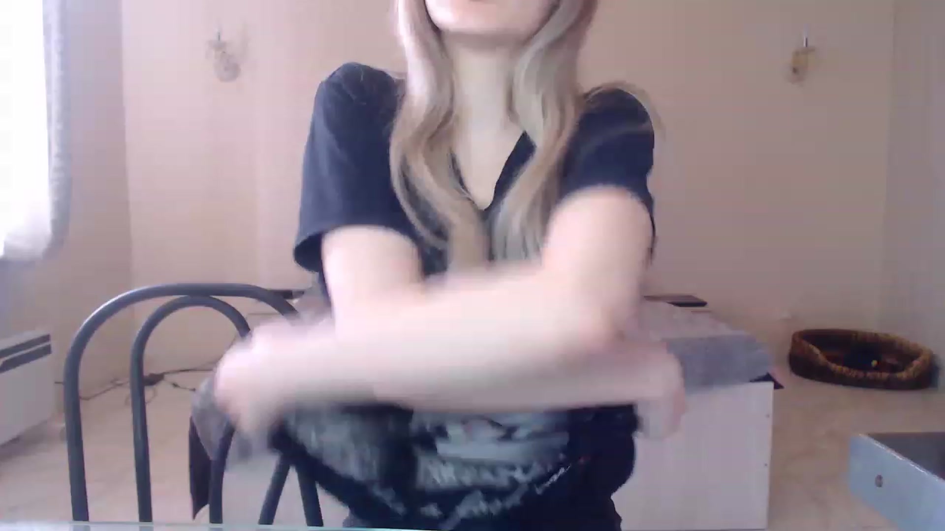 Gallery image thumbnail from Lola_vi's myfreecams stream on, 03/28/2023, 11:39 image 6 of 20