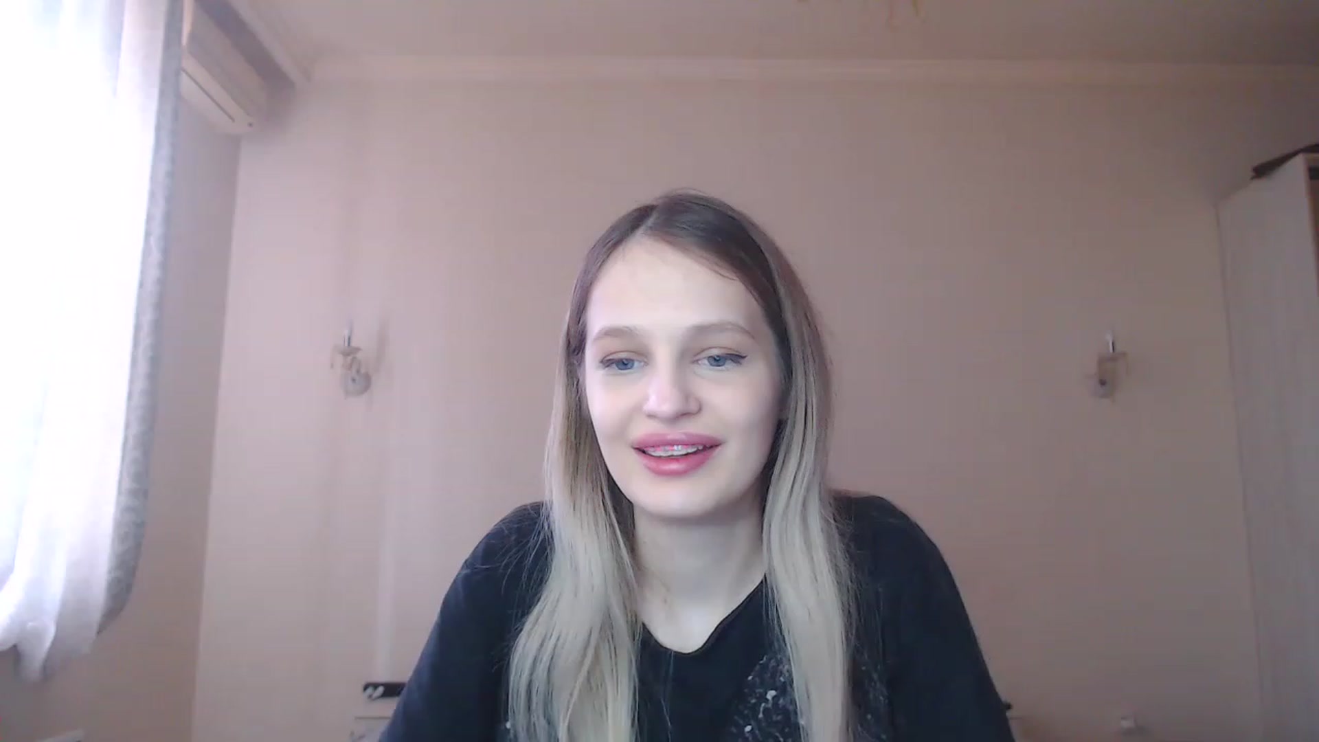 Gallery image thumbnail from Lola_vi's myfreecams stream on, 03/29/2023, 11:31 image 1 of 20