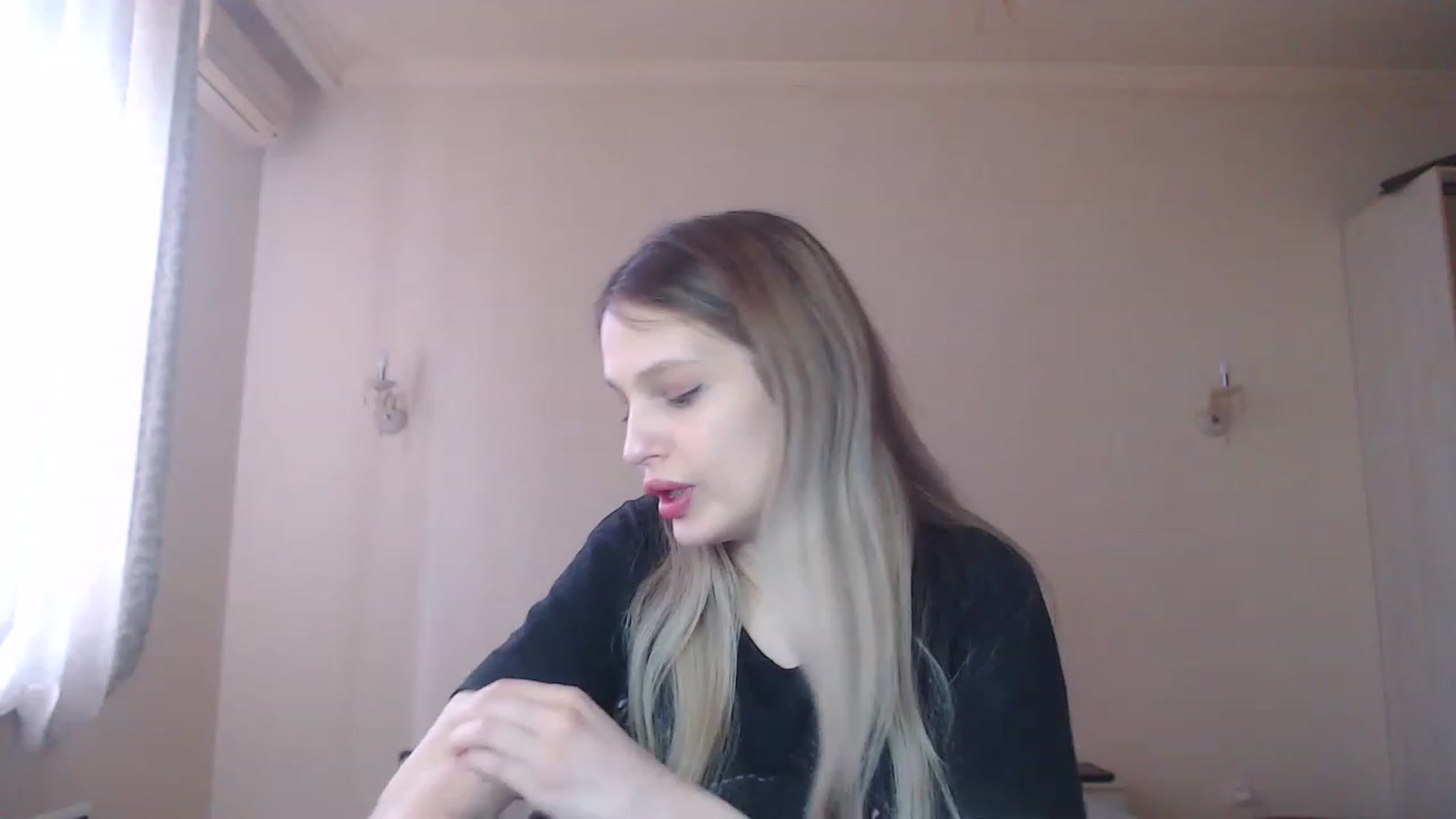 Gallery image thumbnail from Lola_vi's myfreecams stream on, 03/29/2023, 11:31 image 19 of 20