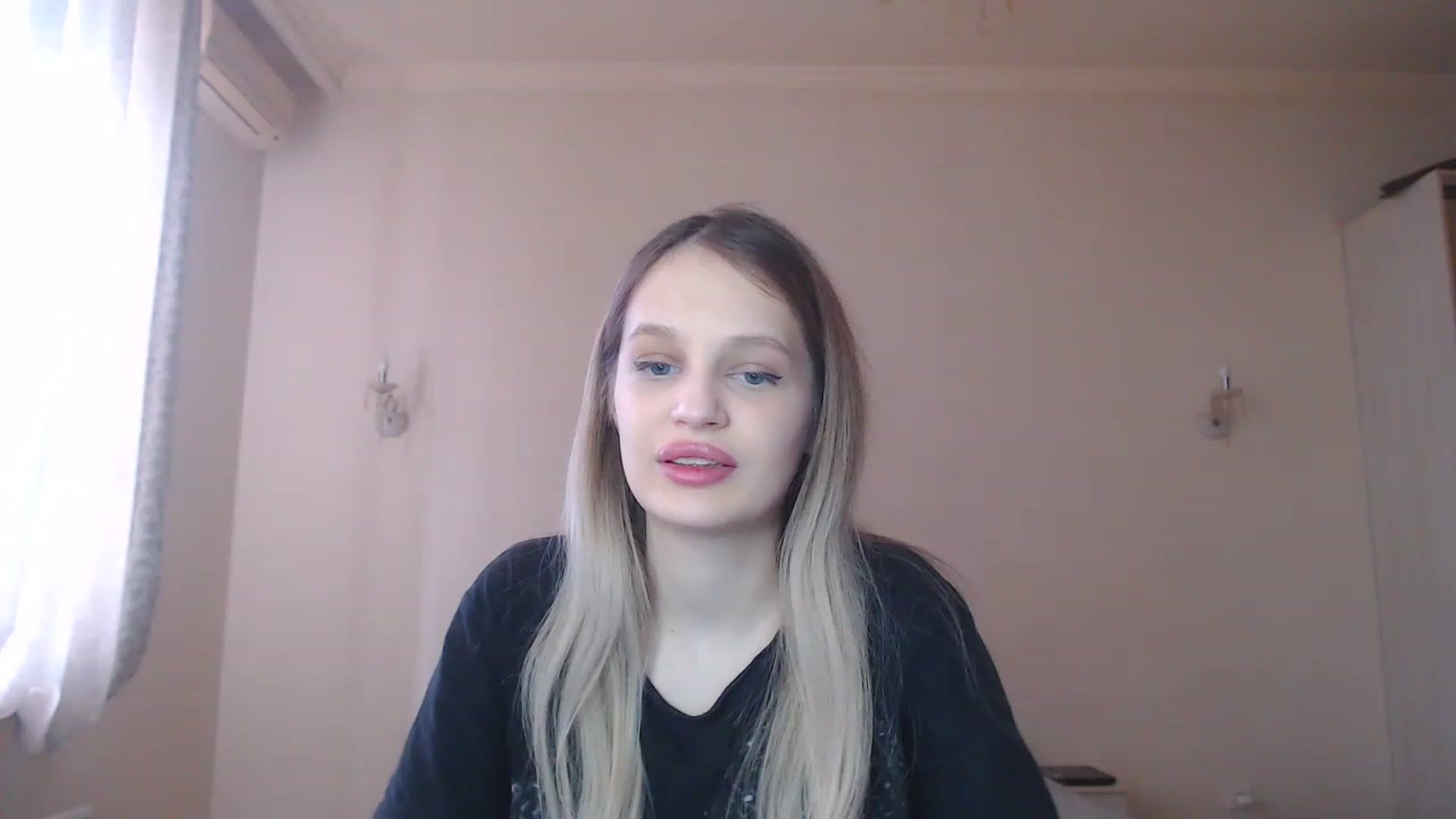 Gallery image thumbnail from Lola_vi's myfreecams stream on, 03/29/2023, 11:31 image 6 of 20
