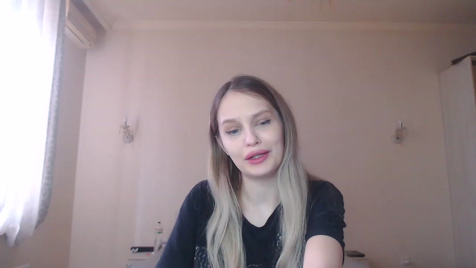 Gallery image thumbnail from Lola_vi's myfreecams stream on, 03/29/2023, 11:31 image 9 of 20