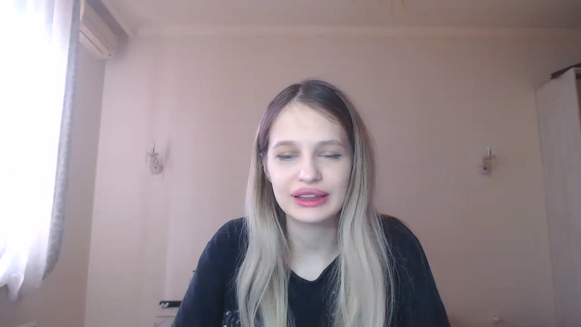Gallery image thumbnail from Lola_vi's myfreecams stream on, 03/29/2023, 11:31 image 13 of 20