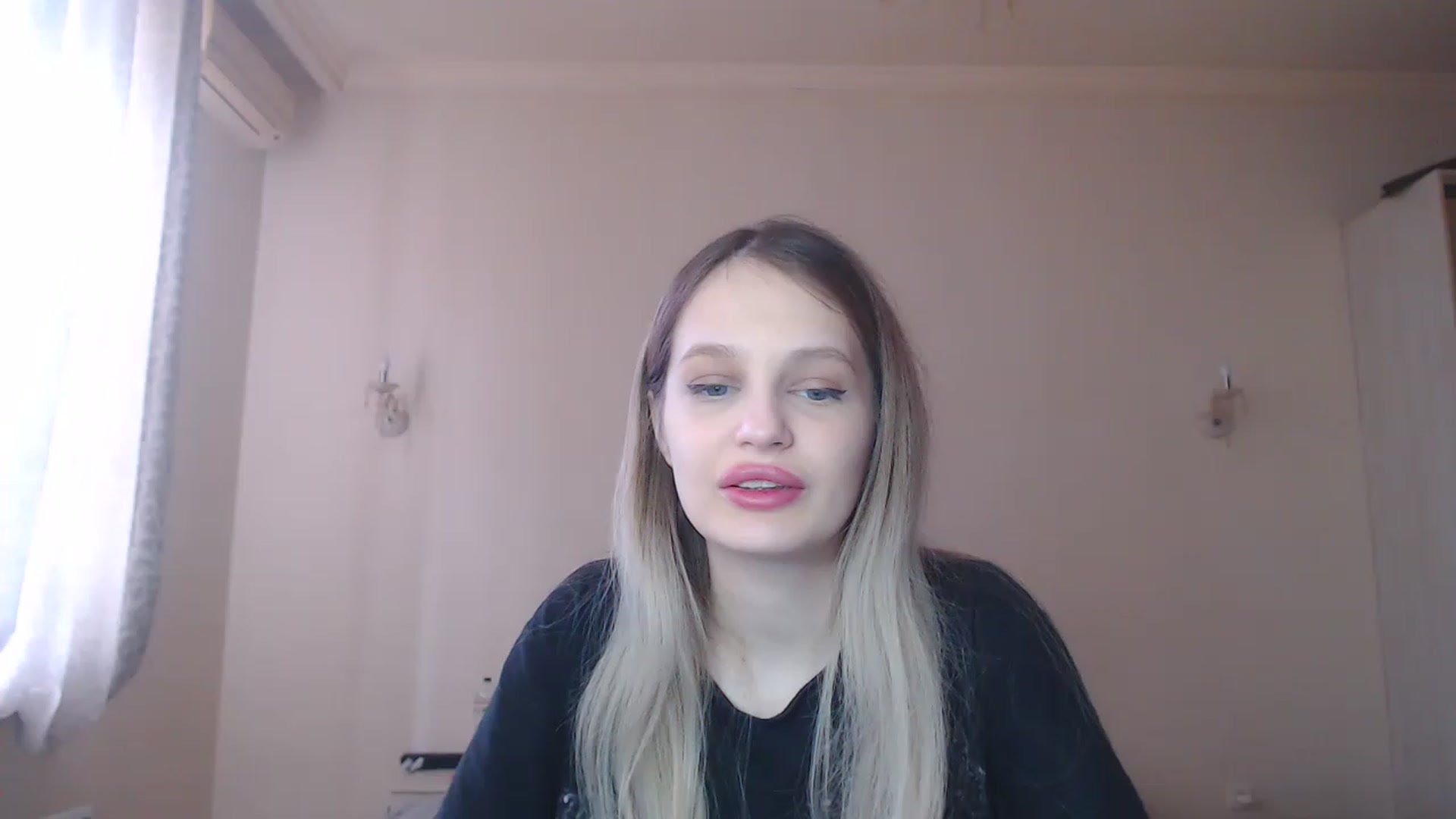 Gallery image thumbnail from Lola_vi's myfreecams stream on, 03/29/2023, 11:31 image 2 of 20