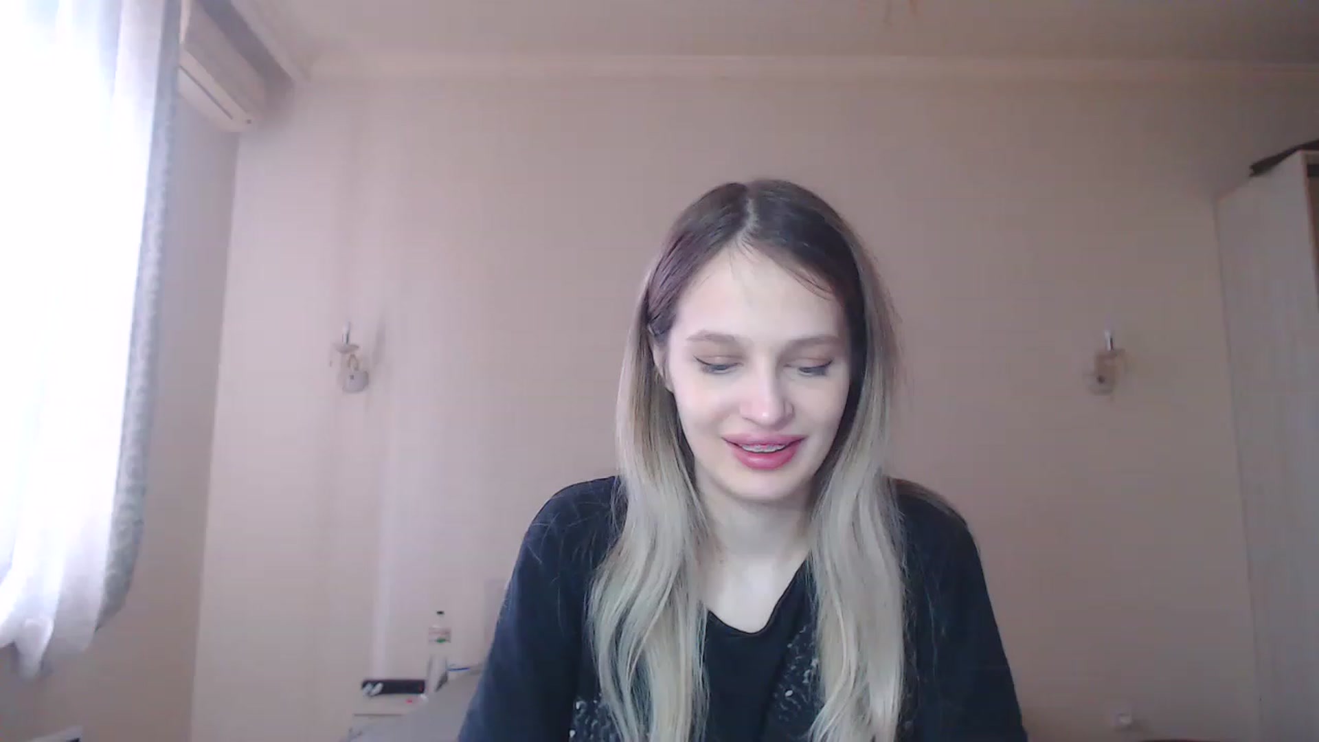 Gallery image thumbnail from Lola_vi's myfreecams stream on, 03/29/2023, 11:31 image 20 of 20