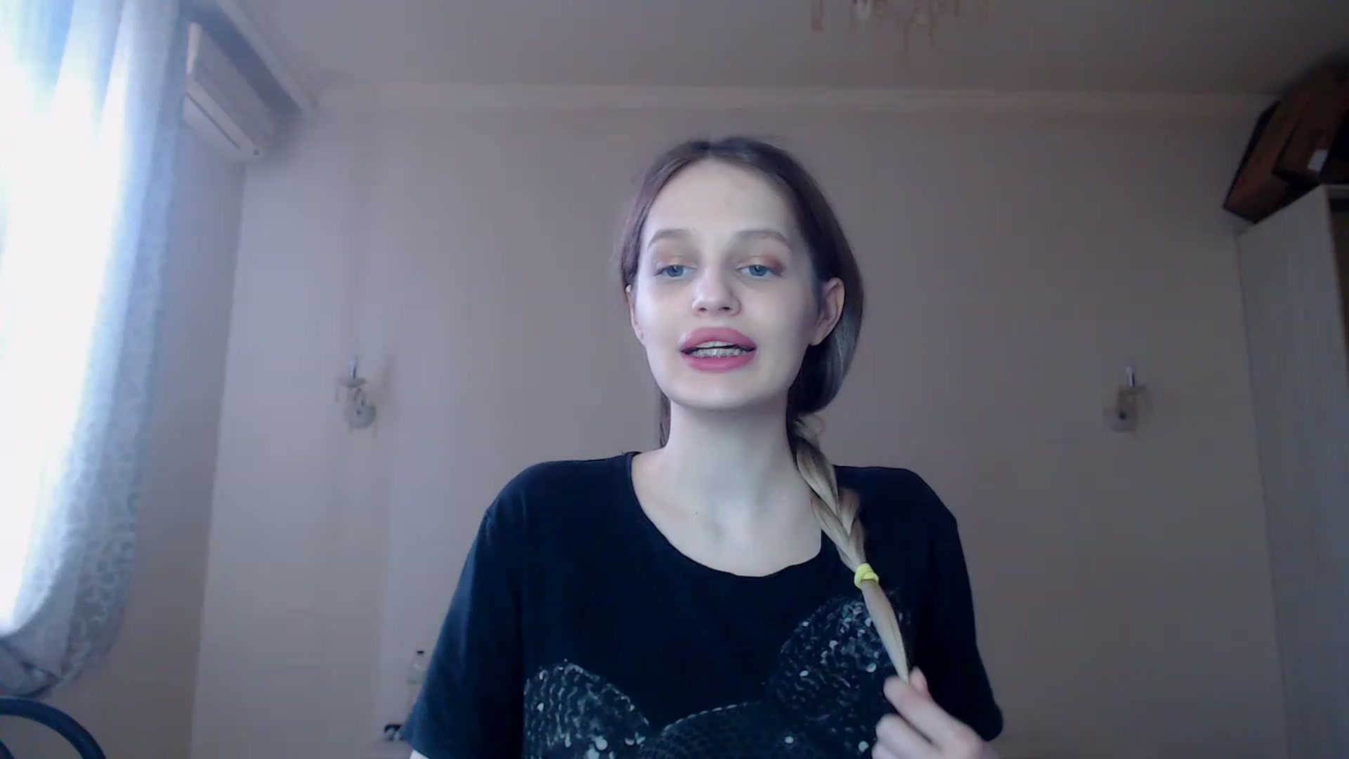 Gallery image thumbnail from Lola_vi's myfreecams stream on, 04/01/2023, 12:09 image 16 of 20