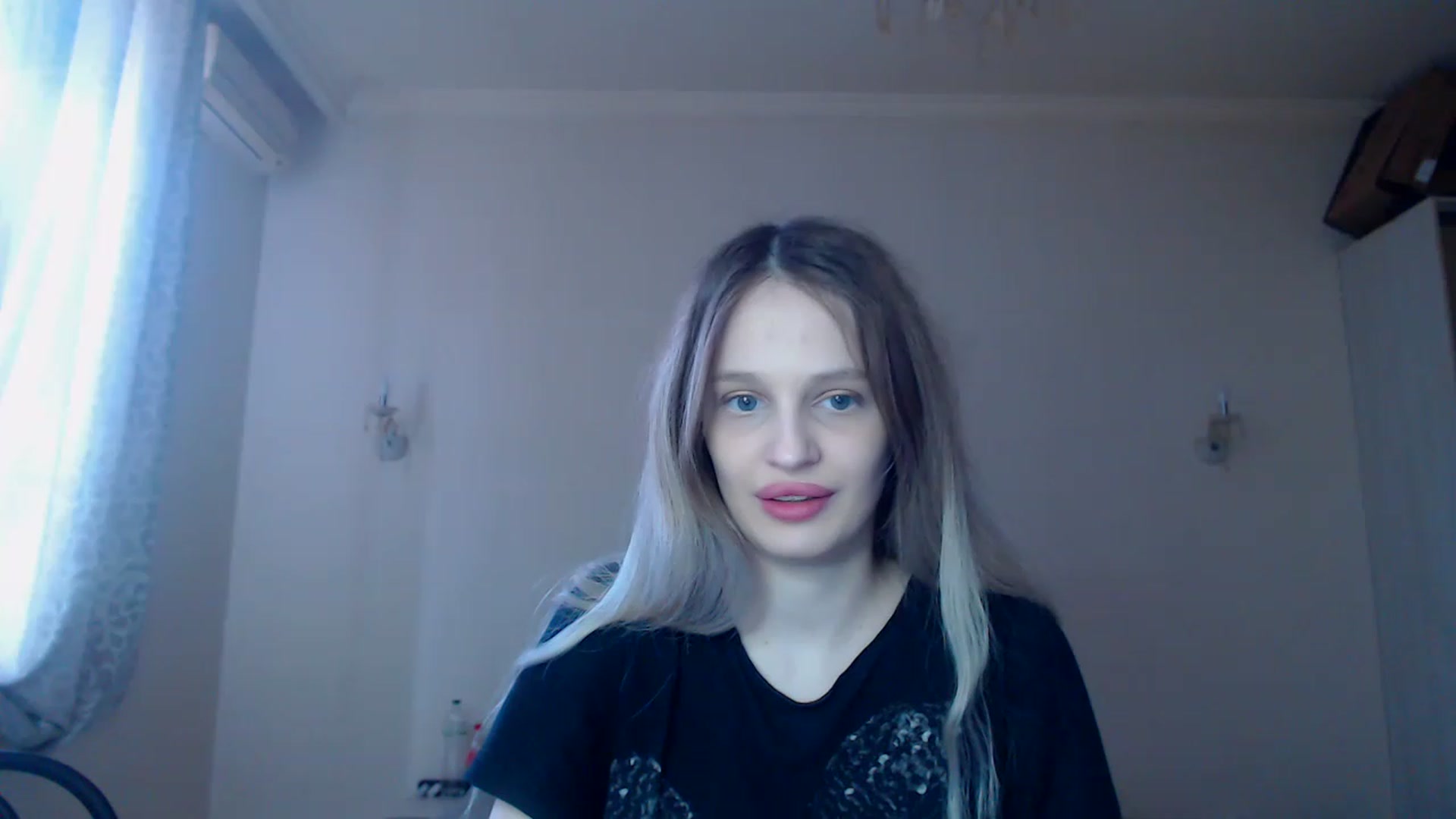 Gallery image thumbnail from Lola_vi's myfreecams stream on, 04/01/2023, 12:09 image 7 of 20