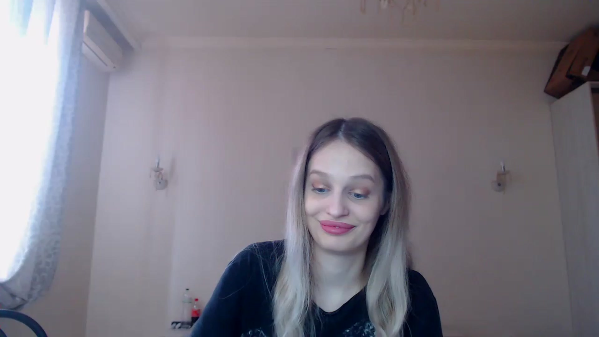 Gallery image thumbnail from Lola_vi's myfreecams stream on, 04/01/2023, 12:09 image 14 of 20