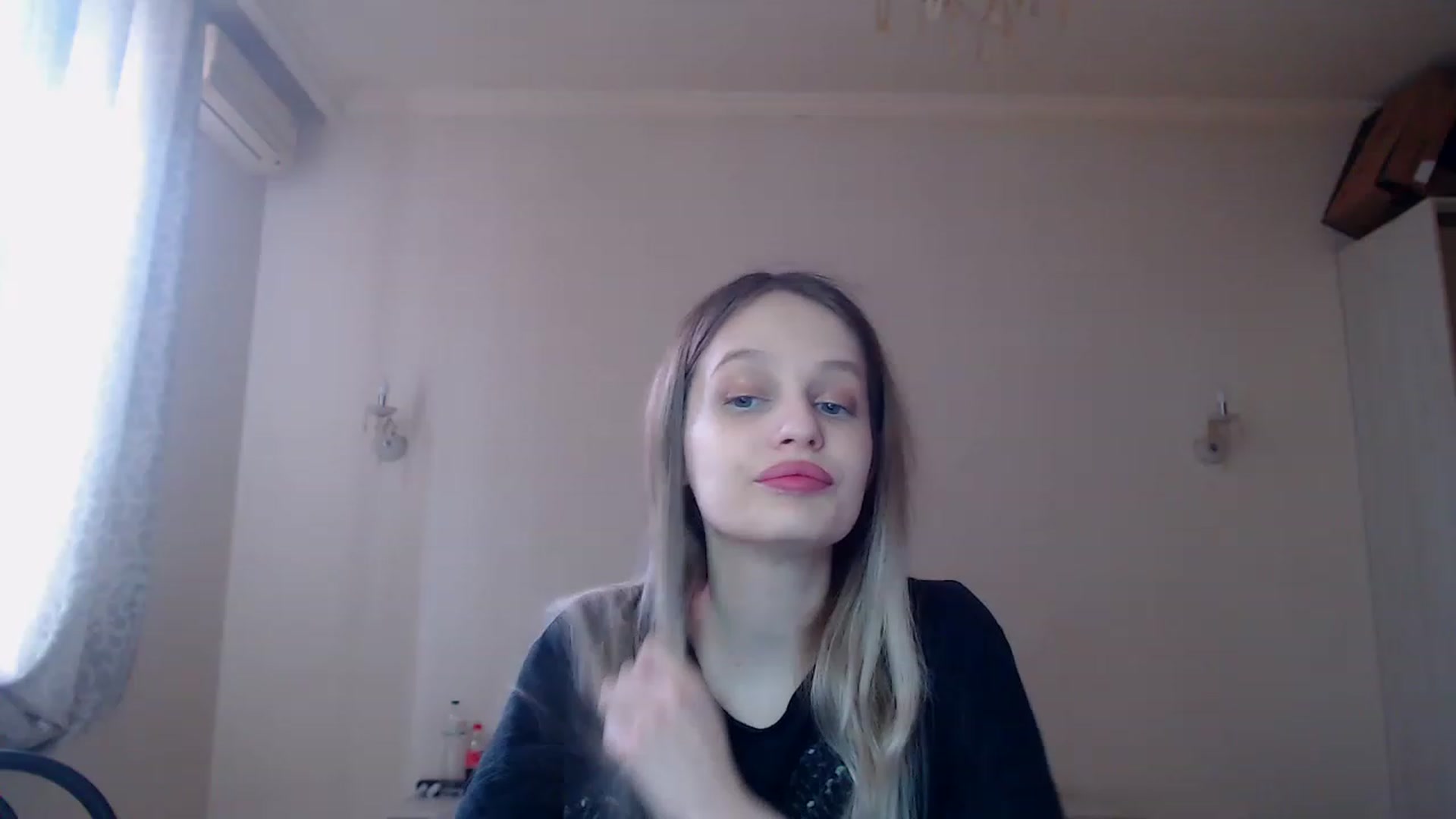 Gallery image thumbnail from Lola_vi's myfreecams stream on, 04/01/2023, 12:09 image 11 of 20