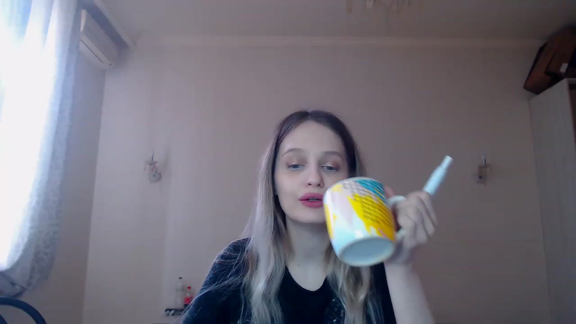 Gallery image thumbnail from Lola_vi's myfreecams stream on, 04/01/2023, 12:09 image 10 of 20