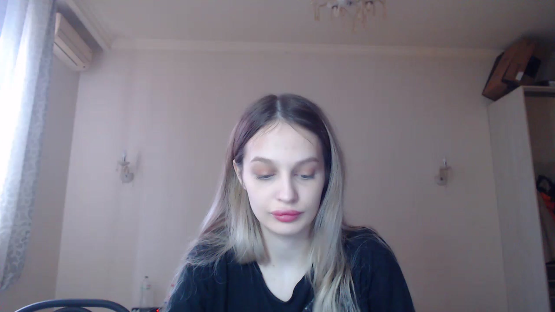 Gallery image thumbnail from Lola_vi's myfreecams stream on, 04/02/2023, 10:35 image 10 of 20