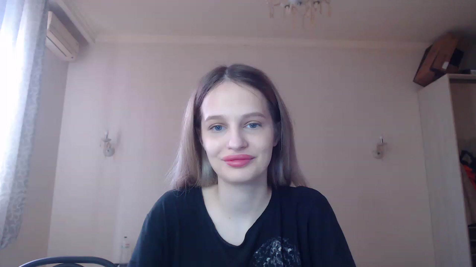 Gallery image thumbnail from Lola_vi's myfreecams stream on, 04/02/2023, 10:35 image 3 of 20