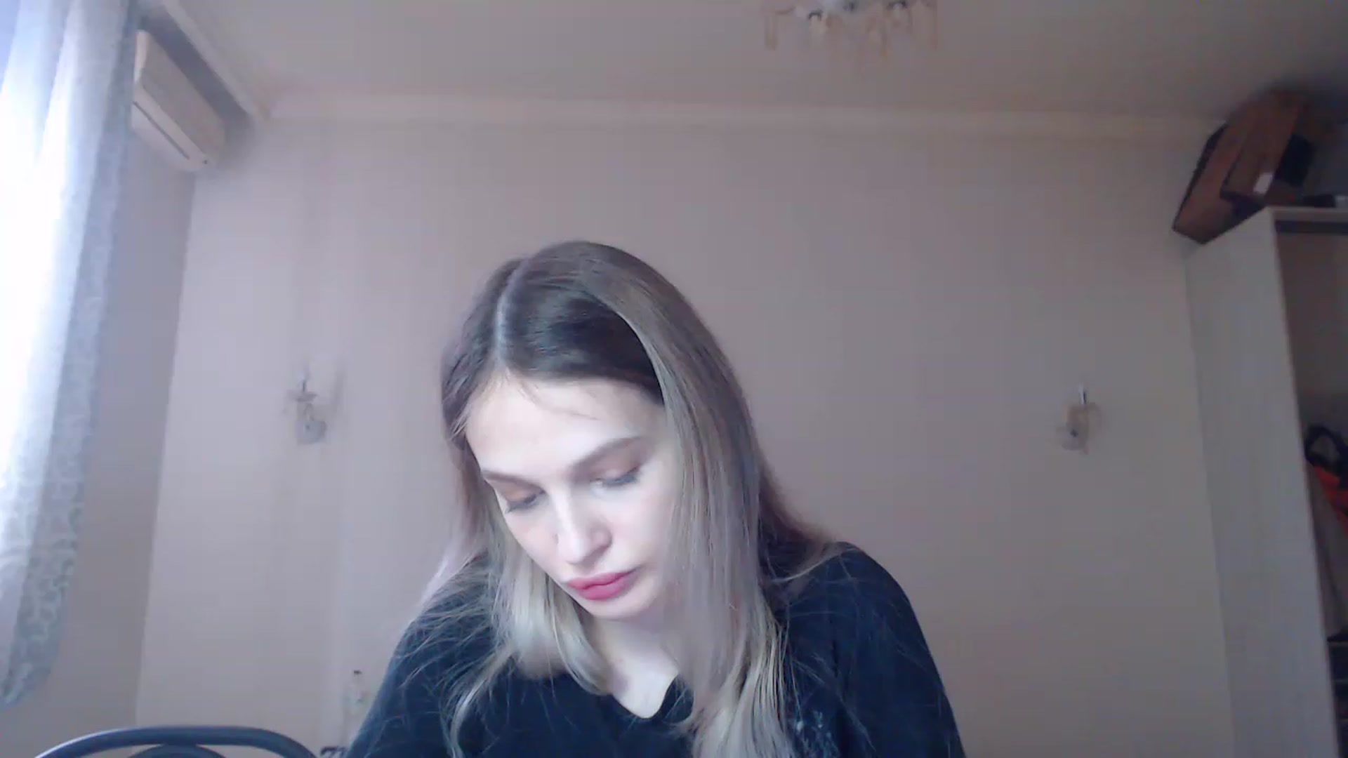 Gallery image thumbnail from Lola_vi's myfreecams stream on, 04/02/2023, 10:35 image 16 of 20