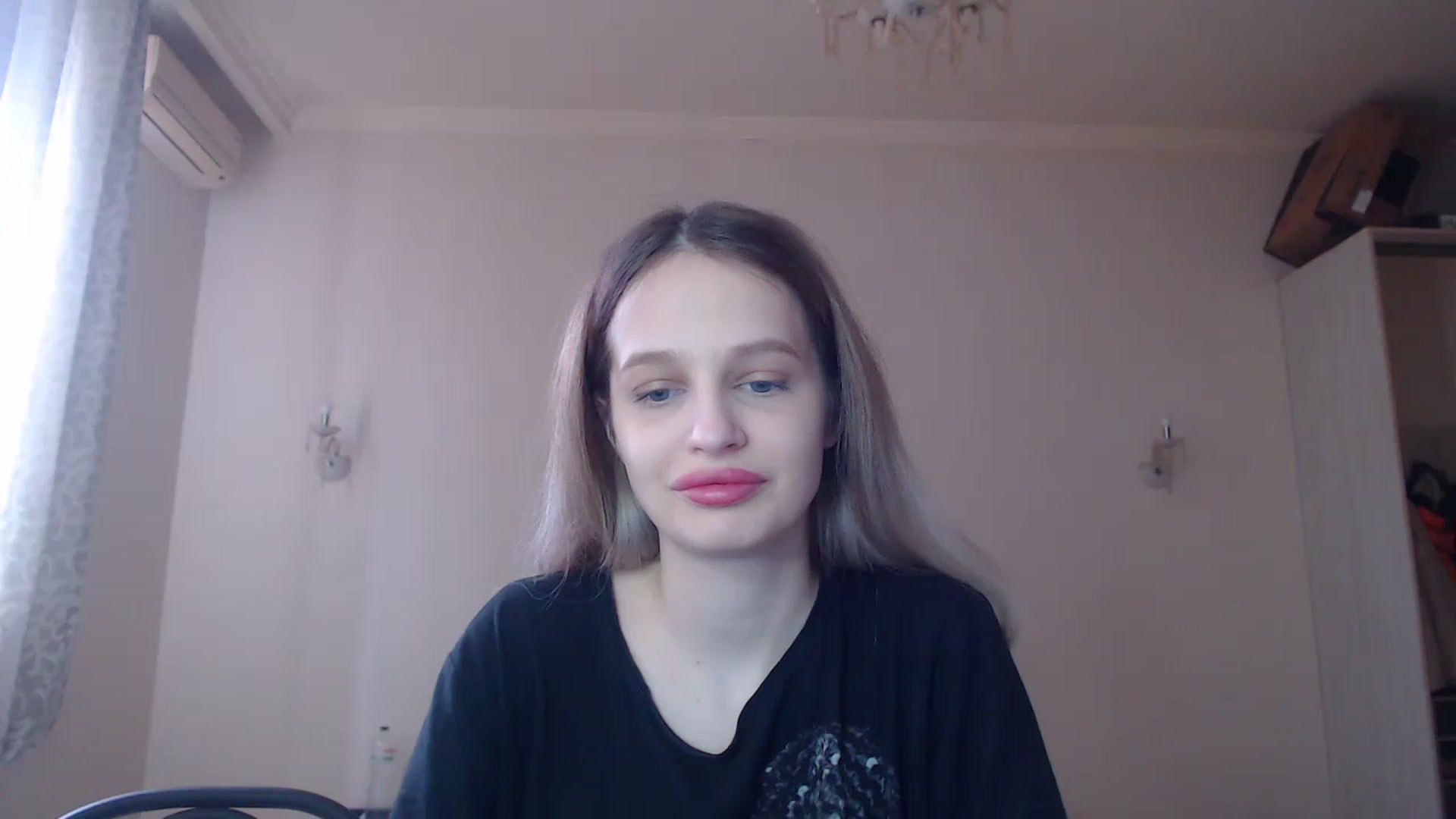 Gallery image thumbnail from Lola_vi's myfreecams stream on, 04/02/2023, 10:35 image 1 of 20