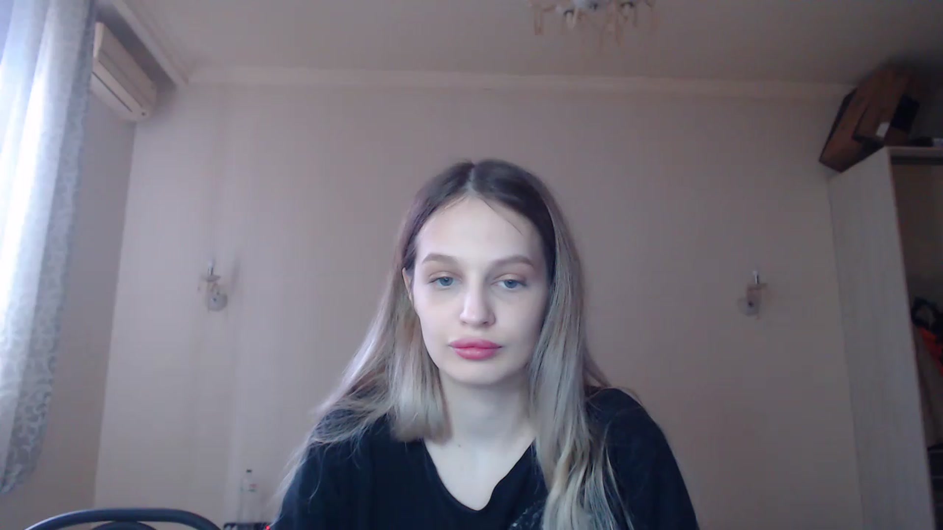 Gallery image thumbnail from Lola_vi's myfreecams stream on, 04/02/2023, 10:35 image 9 of 20