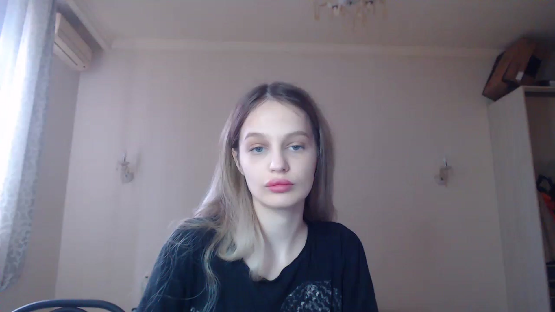 Gallery image thumbnail from Lola_vi's myfreecams stream on, 04/02/2023, 10:35 image 18 of 20