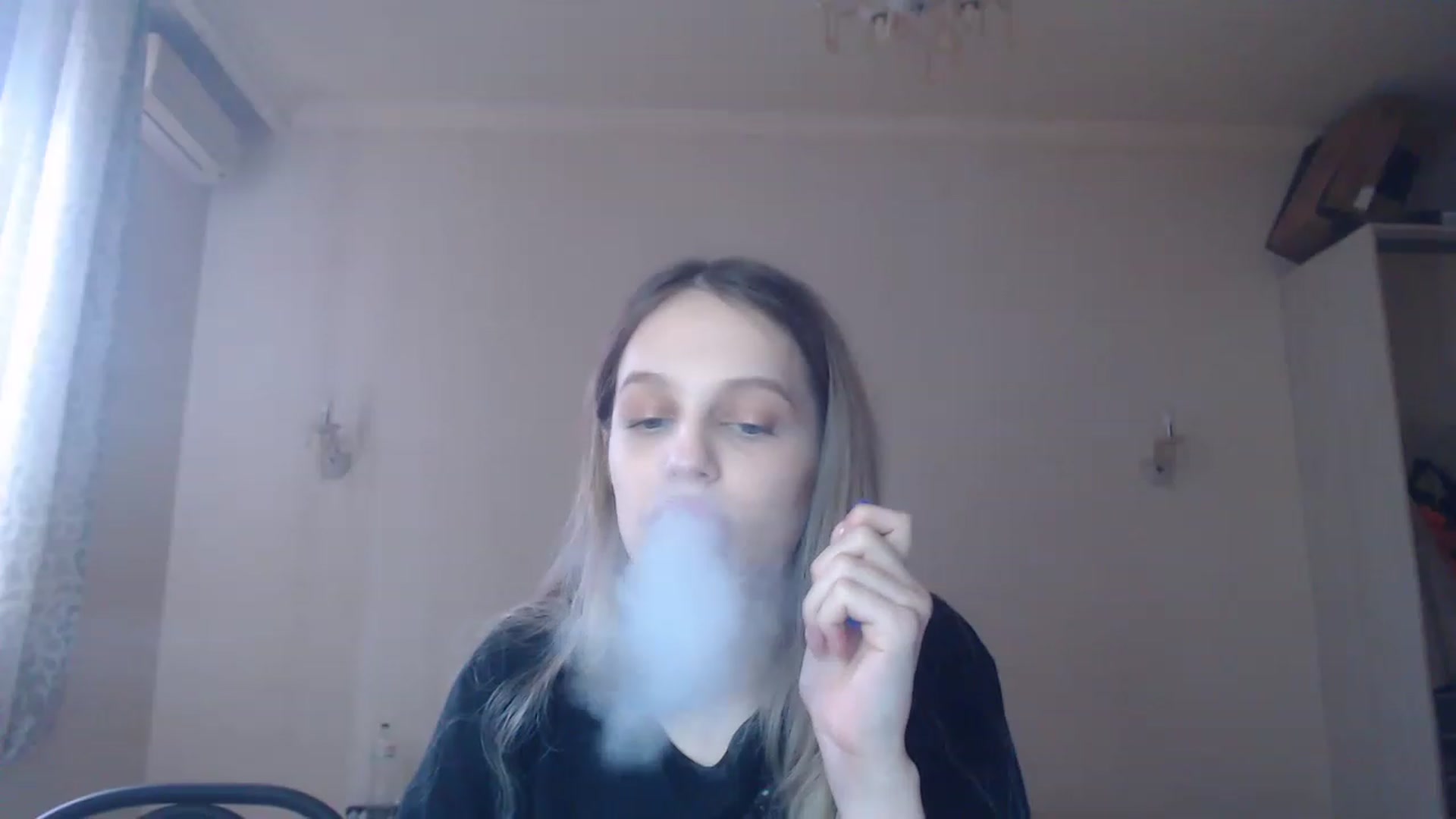 Gallery image thumbnail from Lola_vi's myfreecams stream on, 04/02/2023, 10:35 image 14 of 20