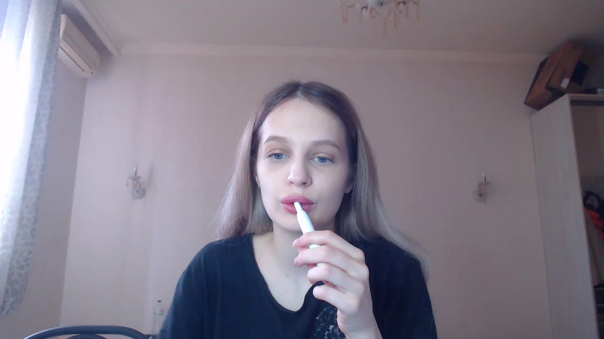 Gallery image thumbnail from Lola_vi's myfreecams stream on, 04/02/2023, 10:35 image 2 of 20