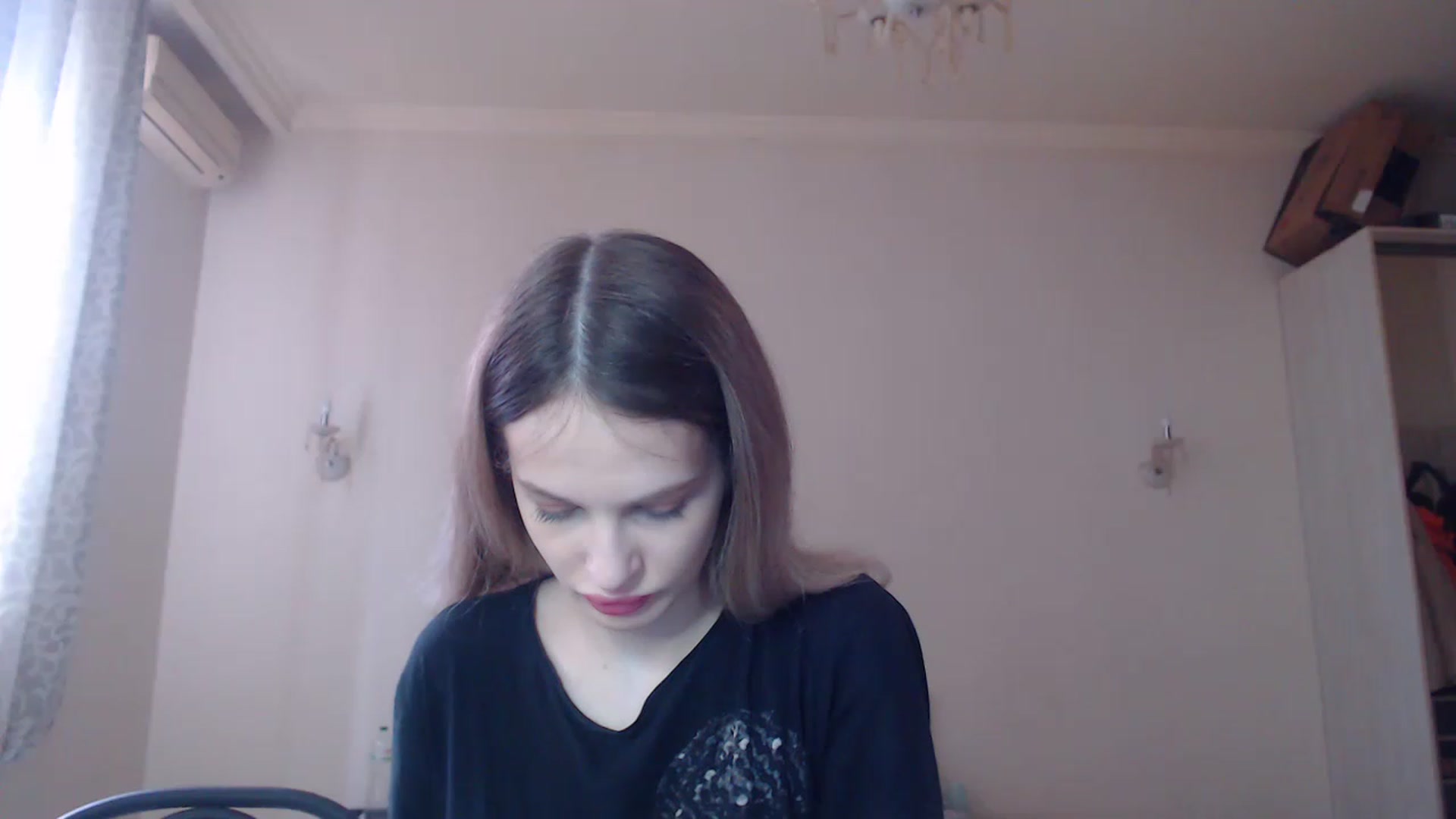 Gallery image thumbnail from Lola_vi's myfreecams stream on, 04/02/2023, 10:35 image 5 of 20