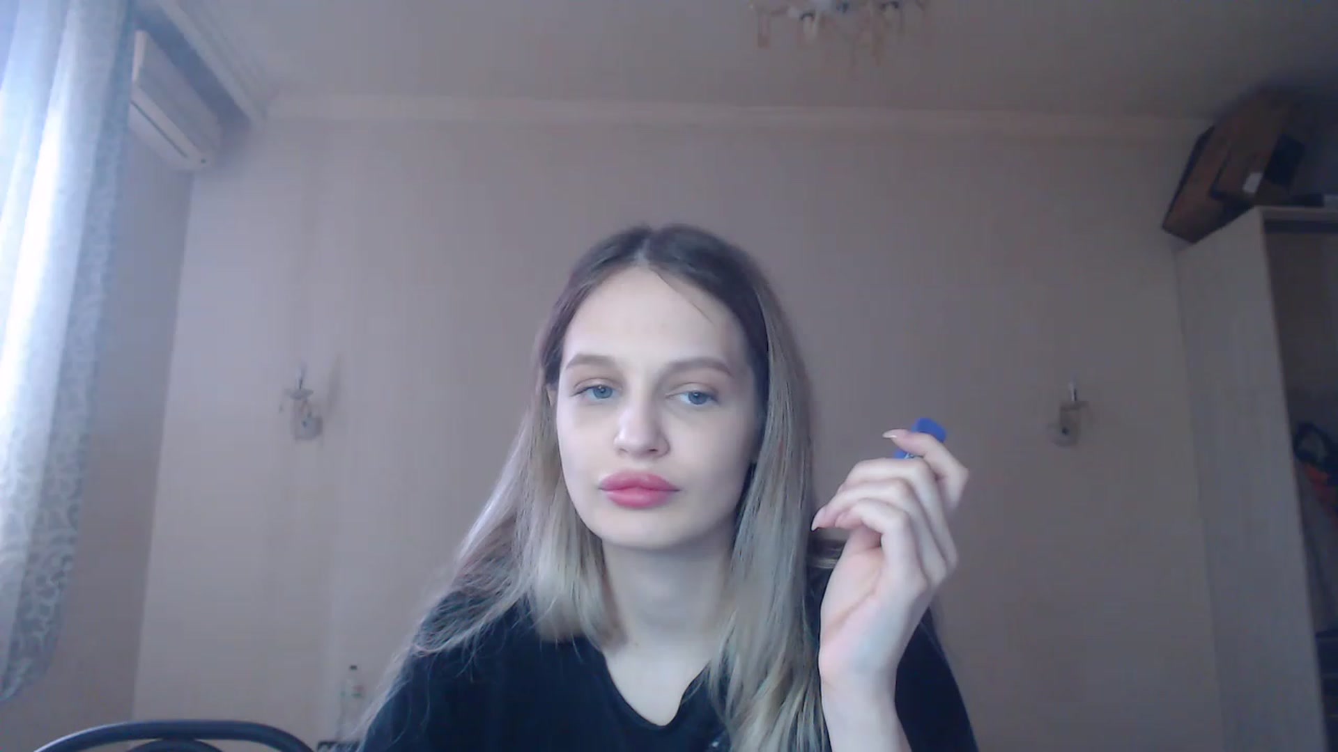 Gallery image thumbnail from Lola_vi's myfreecams stream on, 04/02/2023, 10:35 image 12 of 20