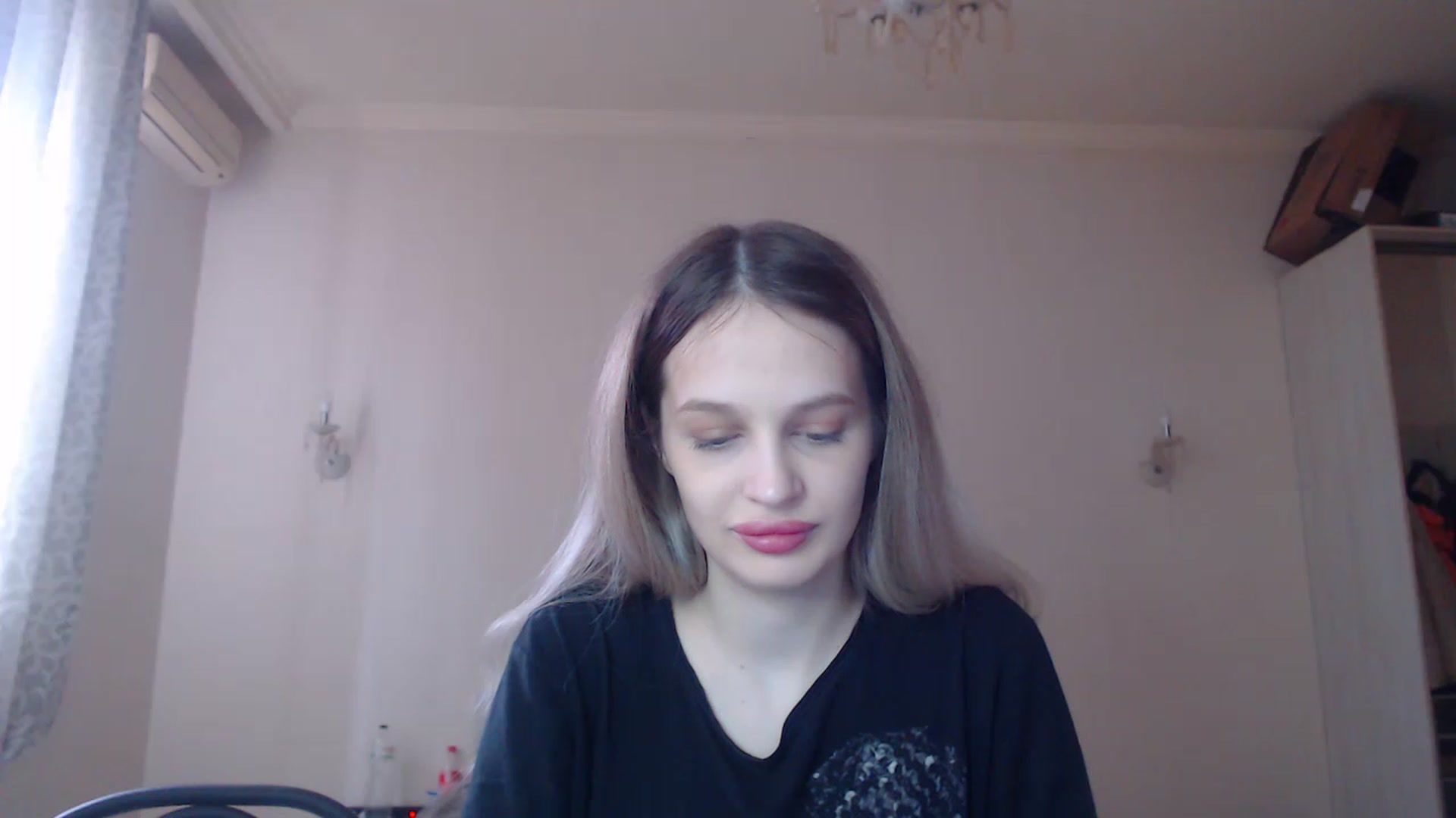 Gallery image thumbnail from Lola_vi's myfreecams stream on, 04/02/2023, 10:35 image 6 of 20