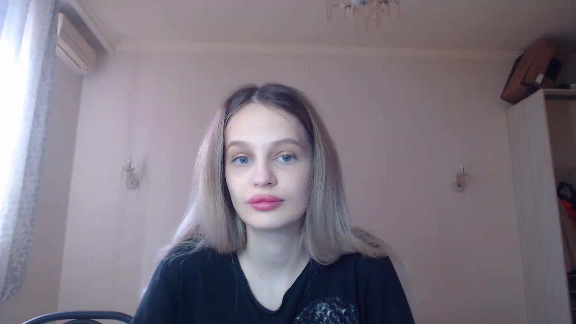 Gallery image thumbnail from Lola_vi's myfreecams stream on, 04/02/2023, 10:35 image 7 of 20