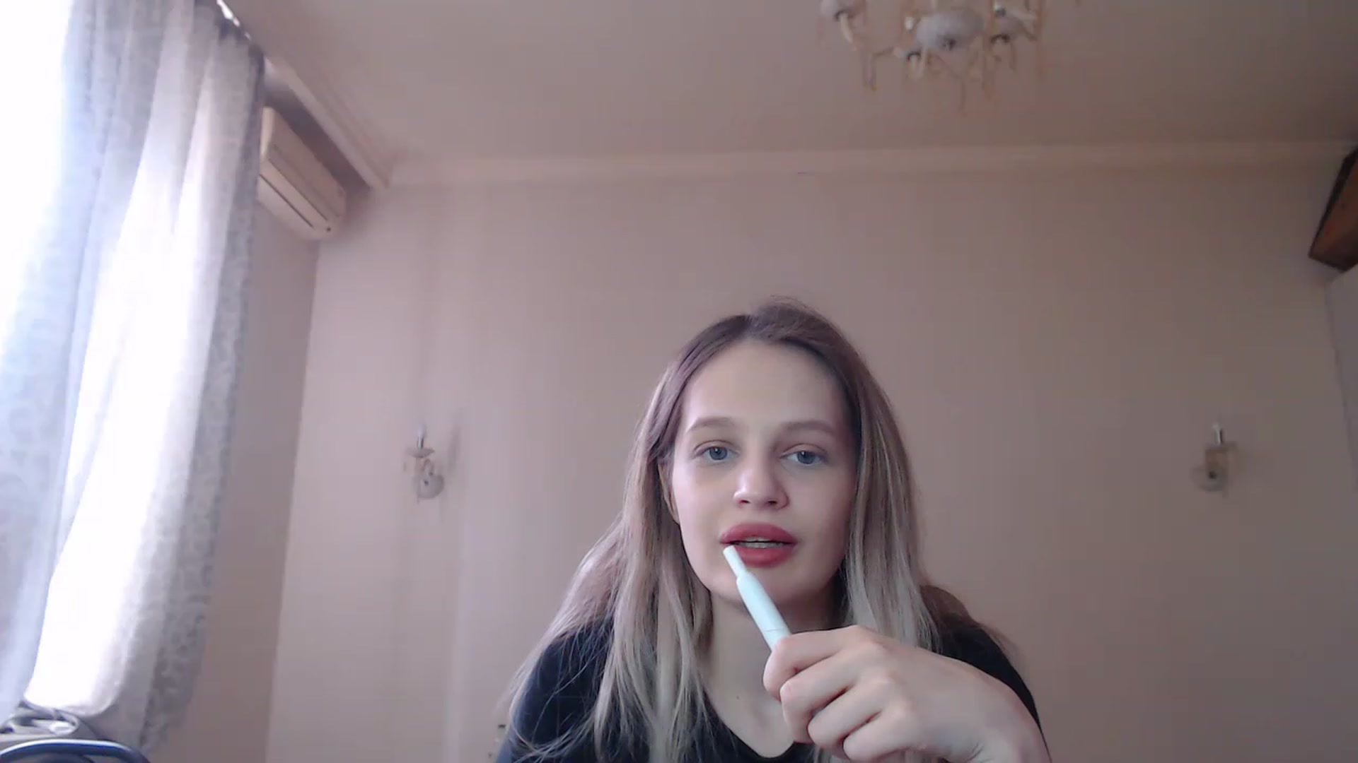 Gallery image thumbnail from Lola_vi's myfreecams stream on, 04/03/2023, 12:00 image 19 of 20