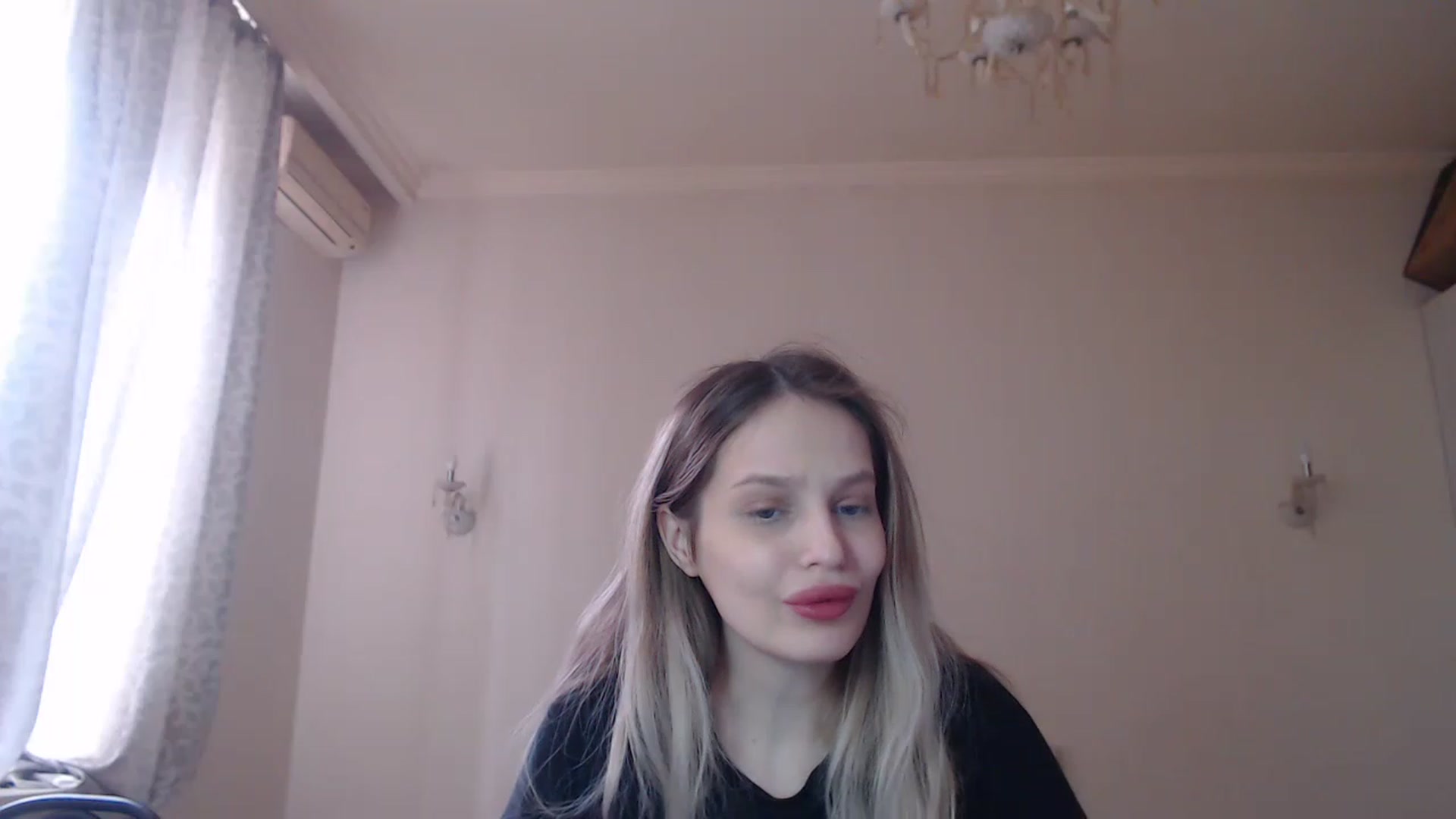 Gallery image thumbnail from Lola_vi's myfreecams stream on, 04/03/2023, 12:00 image 18 of 20