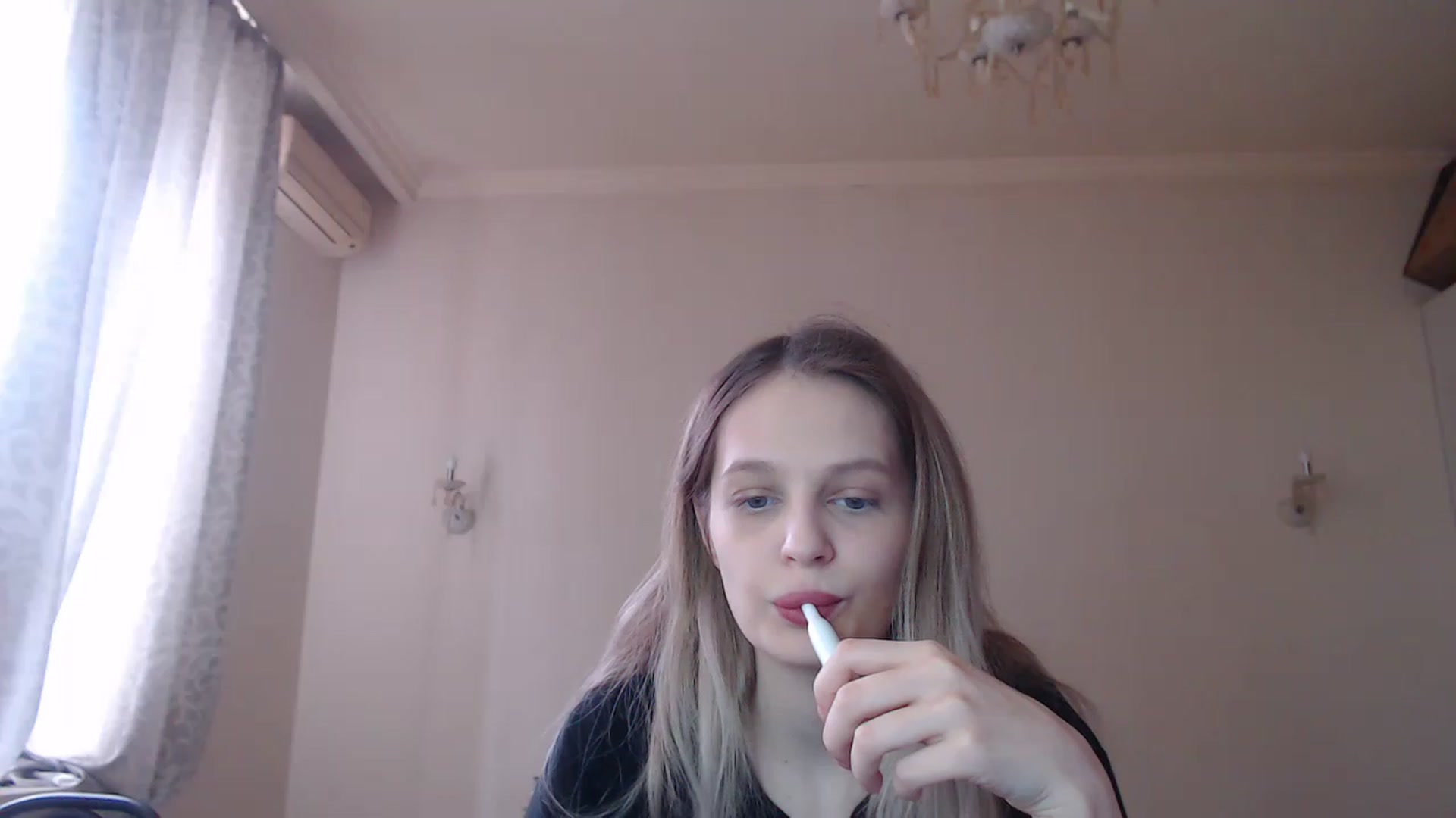 Gallery image thumbnail from Lola_vi's myfreecams stream on, 04/03/2023, 12:00 image 17 of 20