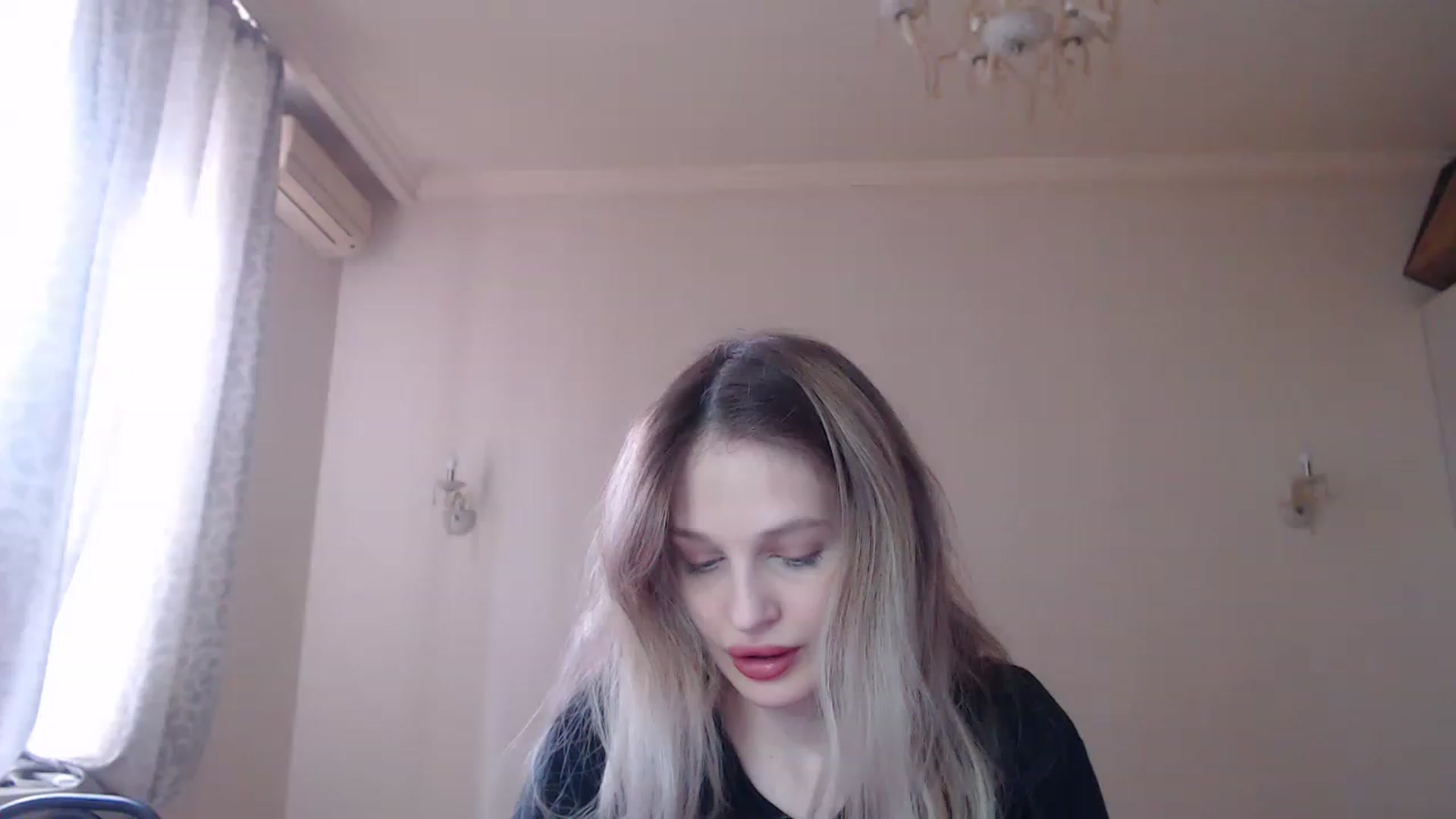Gallery image thumbnail from Lola_vi's myfreecams stream on, 04/03/2023, 12:00 image 13 of 20