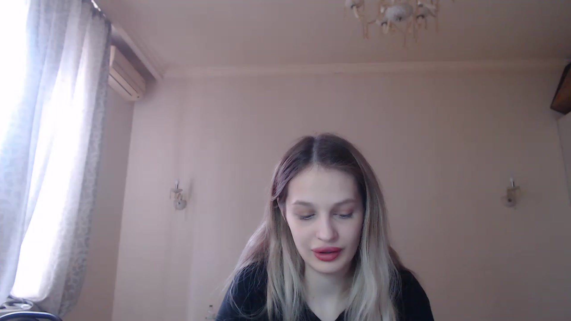 Gallery image thumbnail from Lola_vi's myfreecams stream on, 04/03/2023, 12:00 image 16 of 20