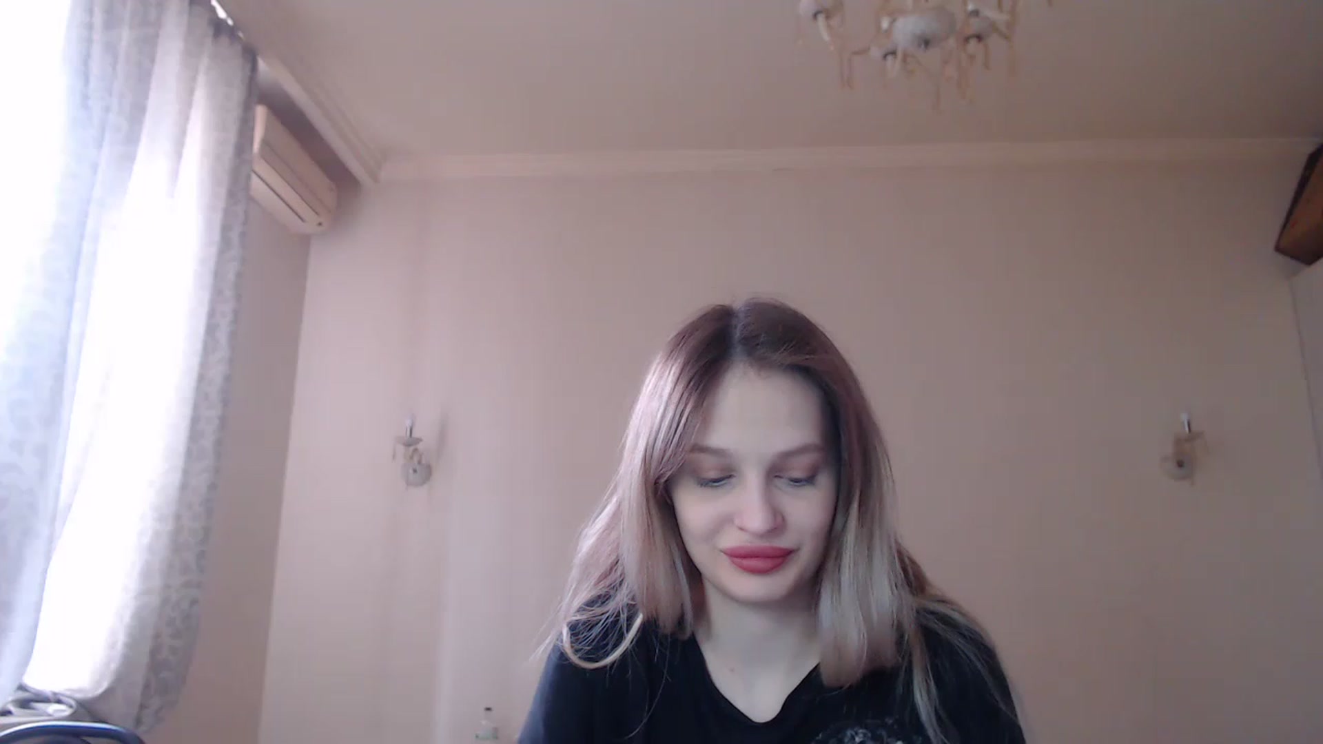 Gallery image thumbnail from Lola_vi's myfreecams stream on, 04/03/2023, 12:00 image 3 of 20