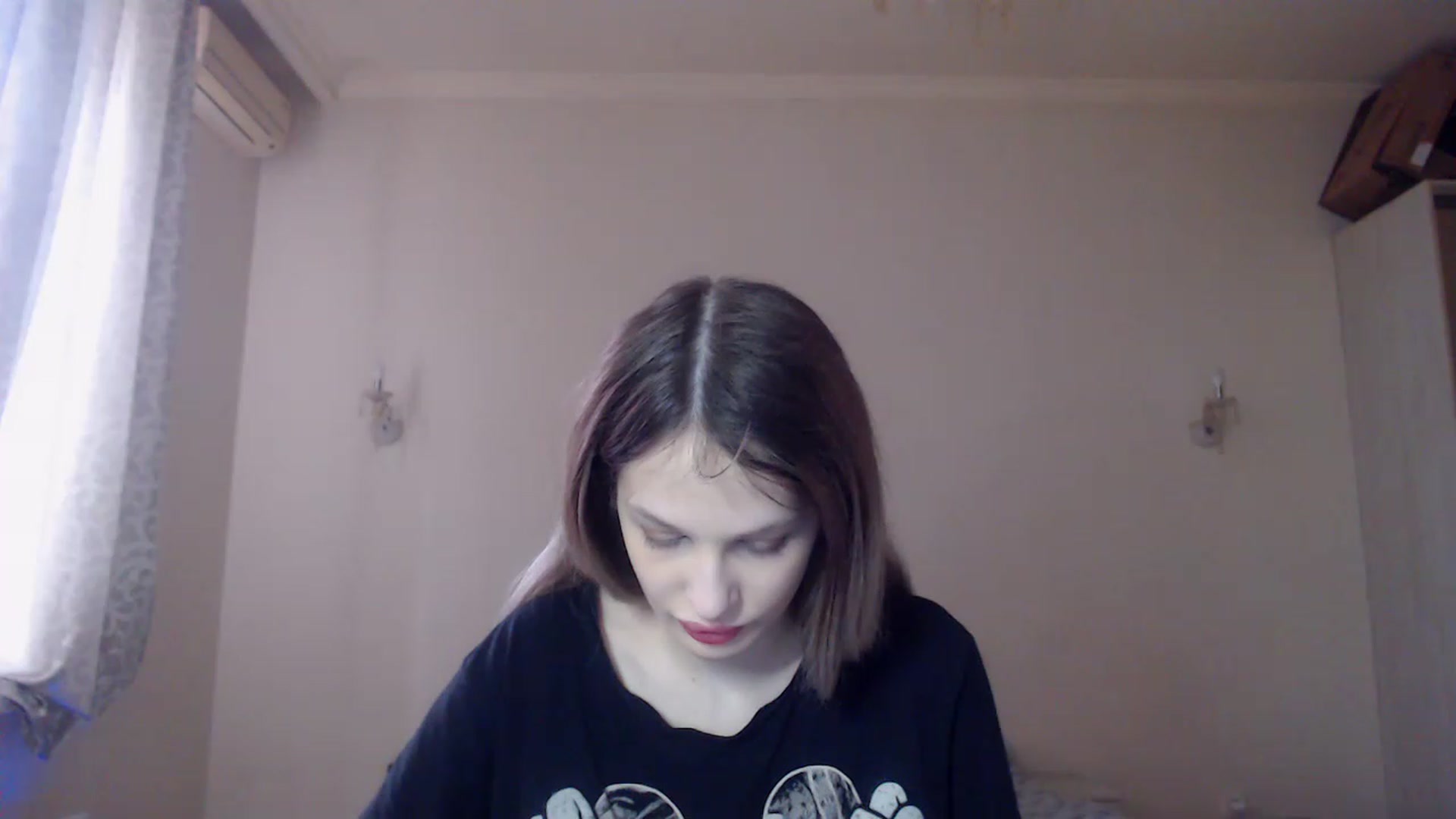 Gallery image thumbnail from Lola_vi's myfreecams stream on, 04/05/2023, 12:02 image 8 of 20