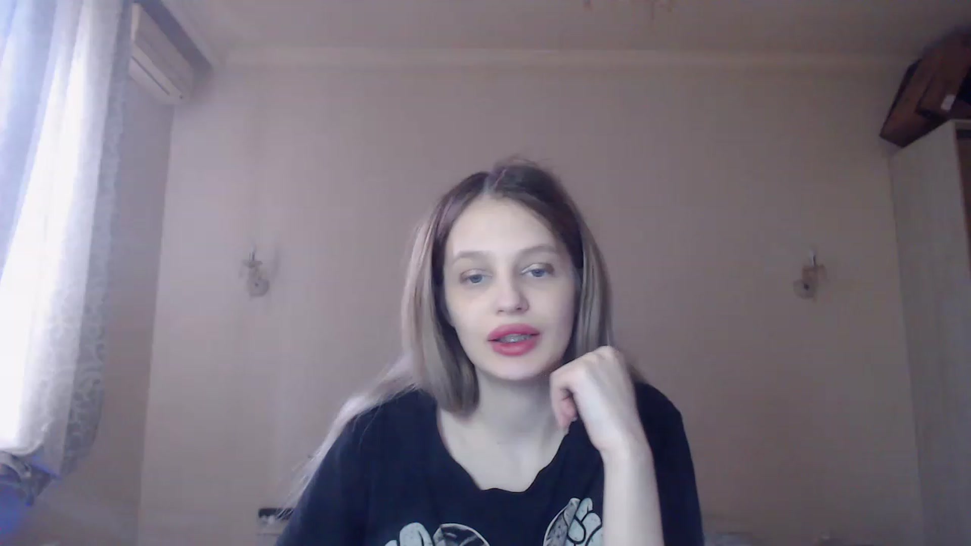 Gallery image thumbnail from Lola_vi's myfreecams stream on, 04/05/2023, 12:02 image 14 of 20