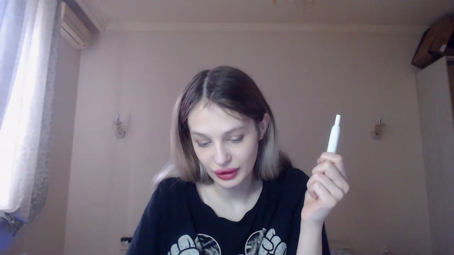 Gallery image thumbnail from Lola_vi's myfreecams stream on, 04/05/2023, 12:02 image 3 of 20
