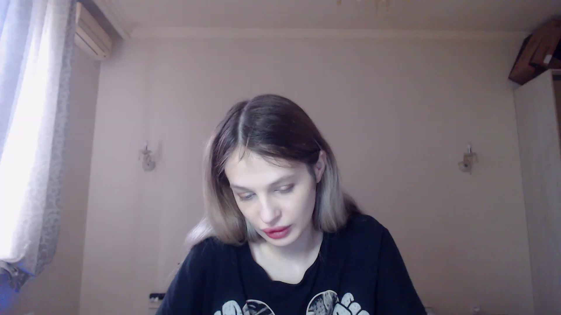 Gallery image thumbnail from Lola_vi's myfreecams stream on, 04/05/2023, 12:02 image 4 of 20