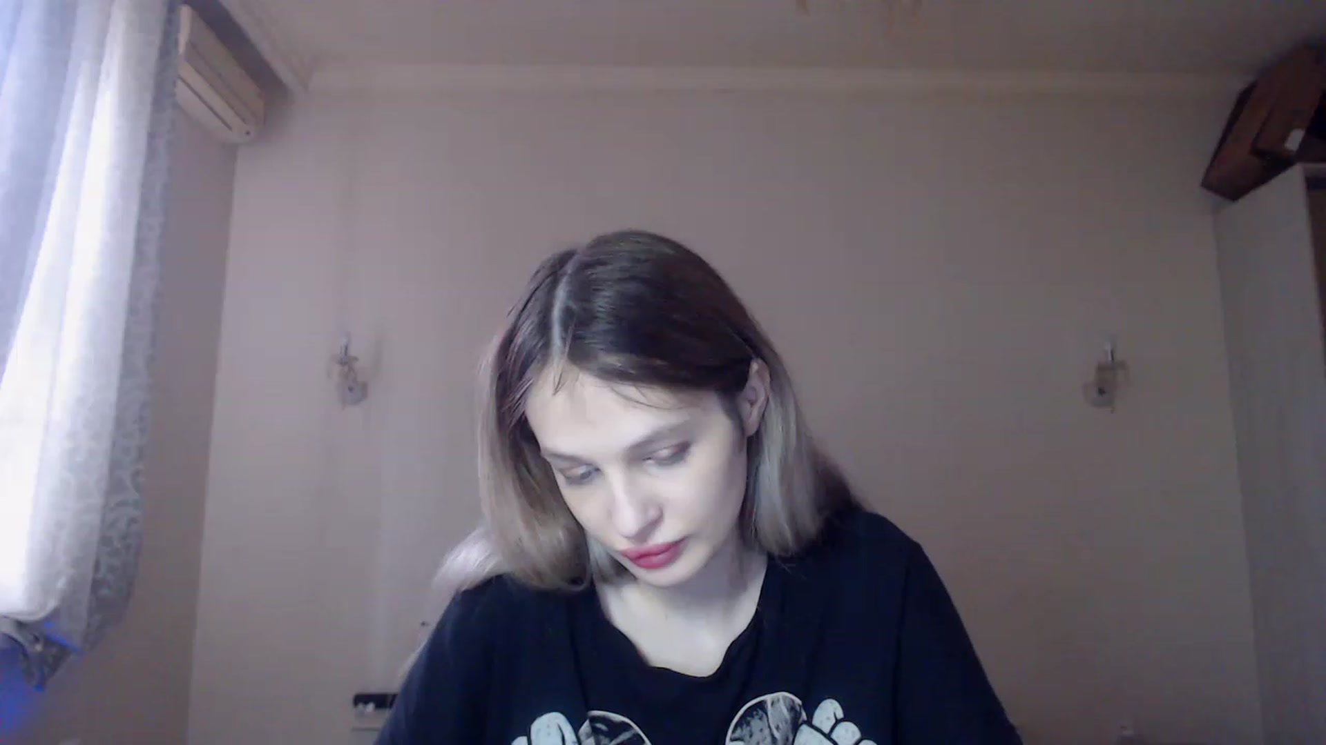 Gallery image thumbnail from Lola_vi's myfreecams stream on, 04/05/2023, 12:02 image 5 of 20