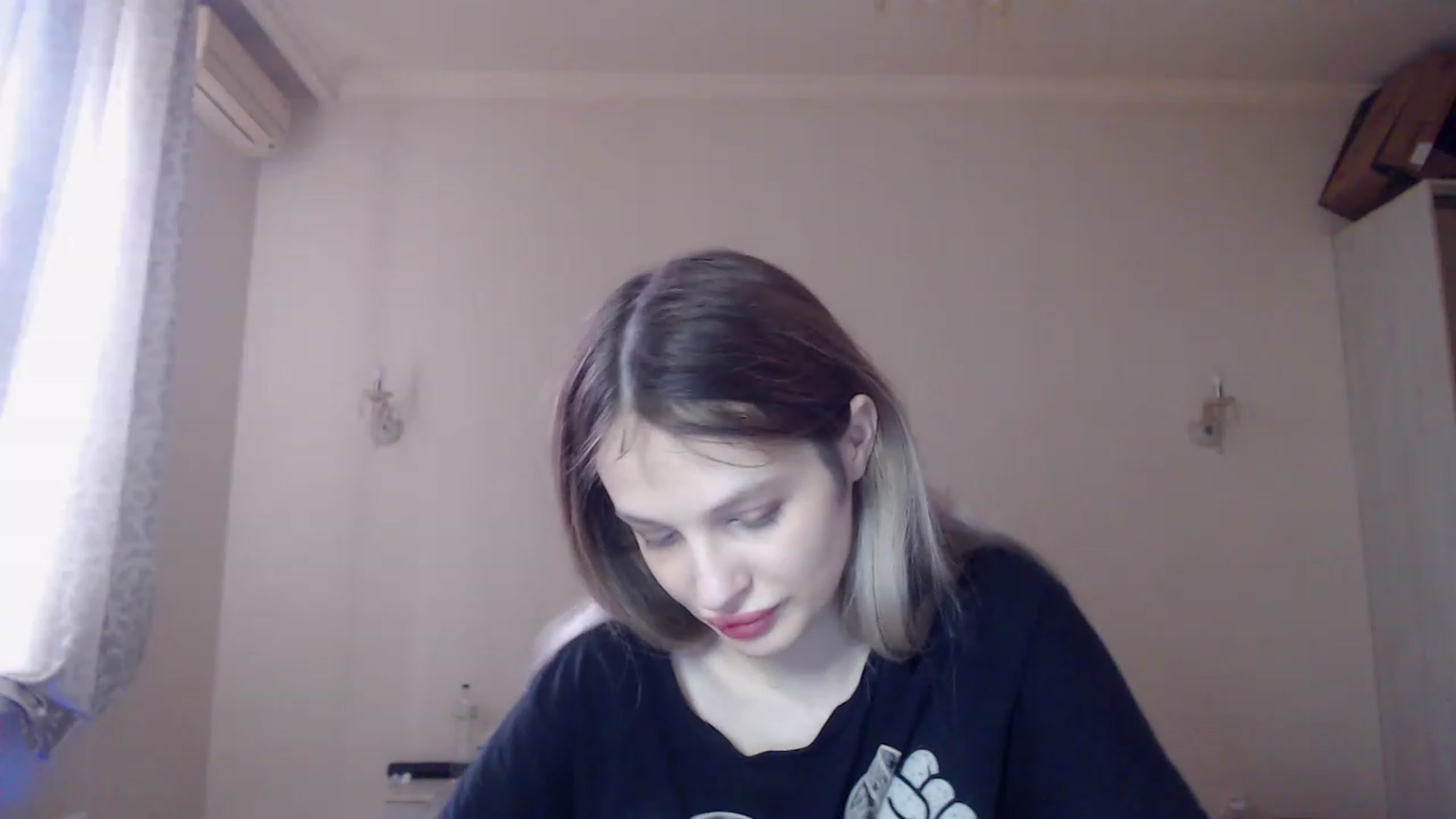 Gallery image thumbnail from Lola_vi's myfreecams stream on, 04/05/2023, 12:02 image 9 of 20