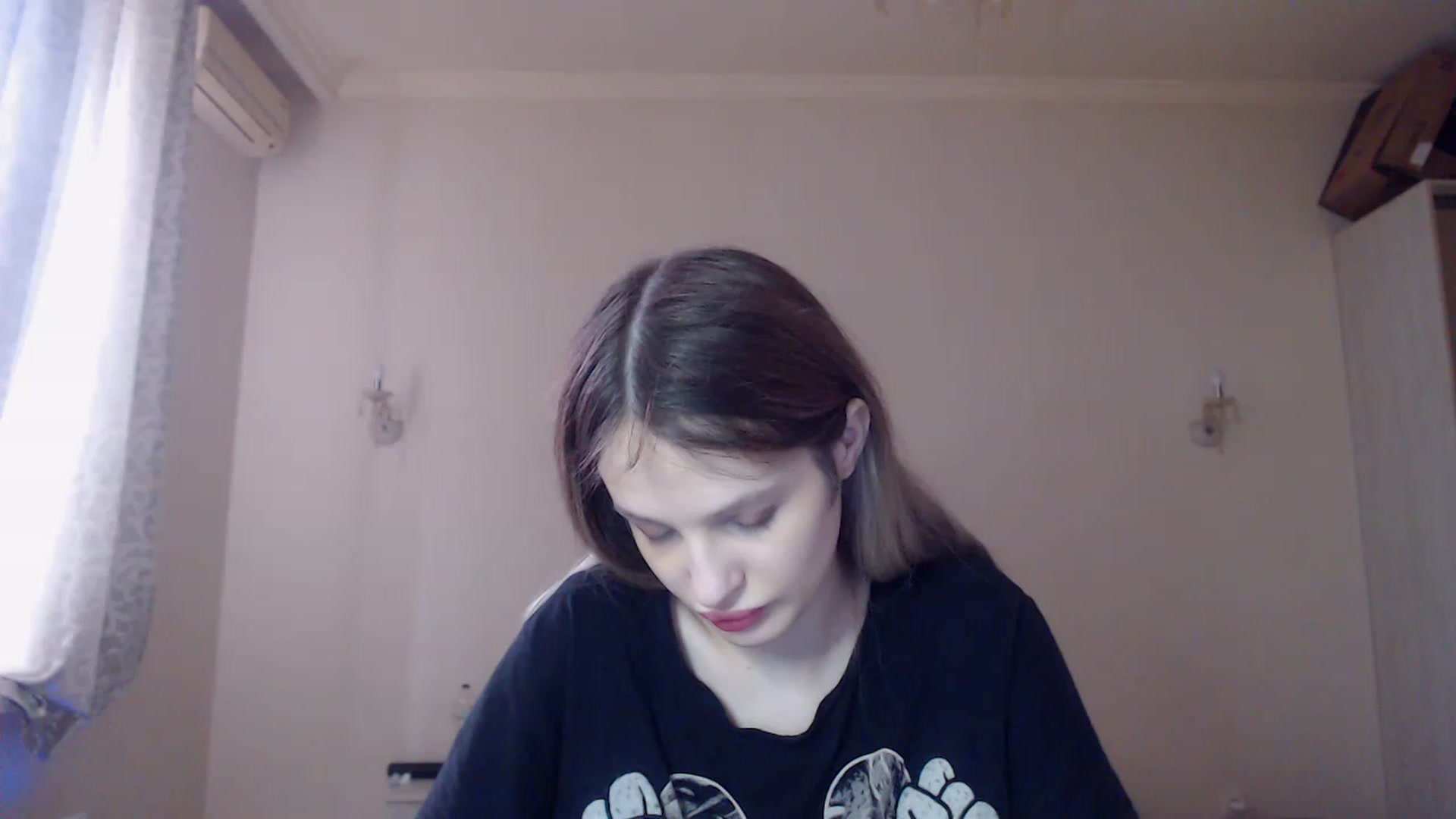 Gallery image thumbnail from Lola_vi's myfreecams stream on, 04/05/2023, 12:02 image 16 of 20
