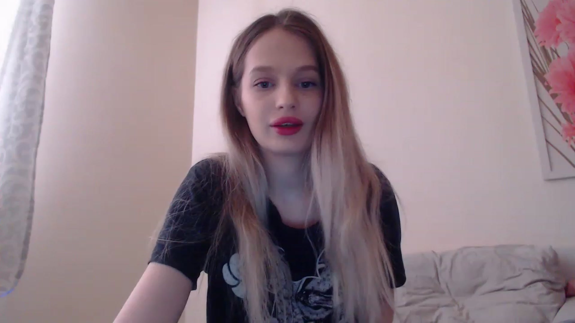Gallery image thumbnail from Lola_vi's myfreecams stream on, 04/06/2023, 10:43 image 19 of 20
