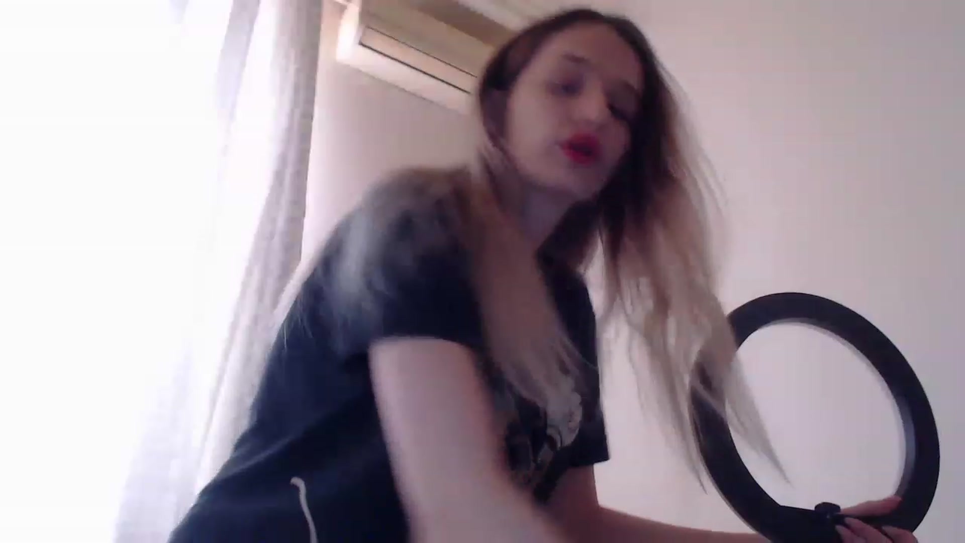 Gallery image thumbnail from Lola_vi's myfreecams stream on, 04/06/2023, 10:43 image 18 of 20