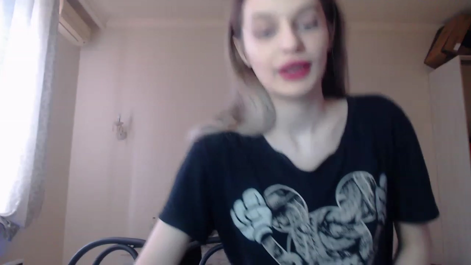 Gallery image thumbnail from Lola_vi's myfreecams stream on, 04/06/2023, 10:43 image 17 of 20