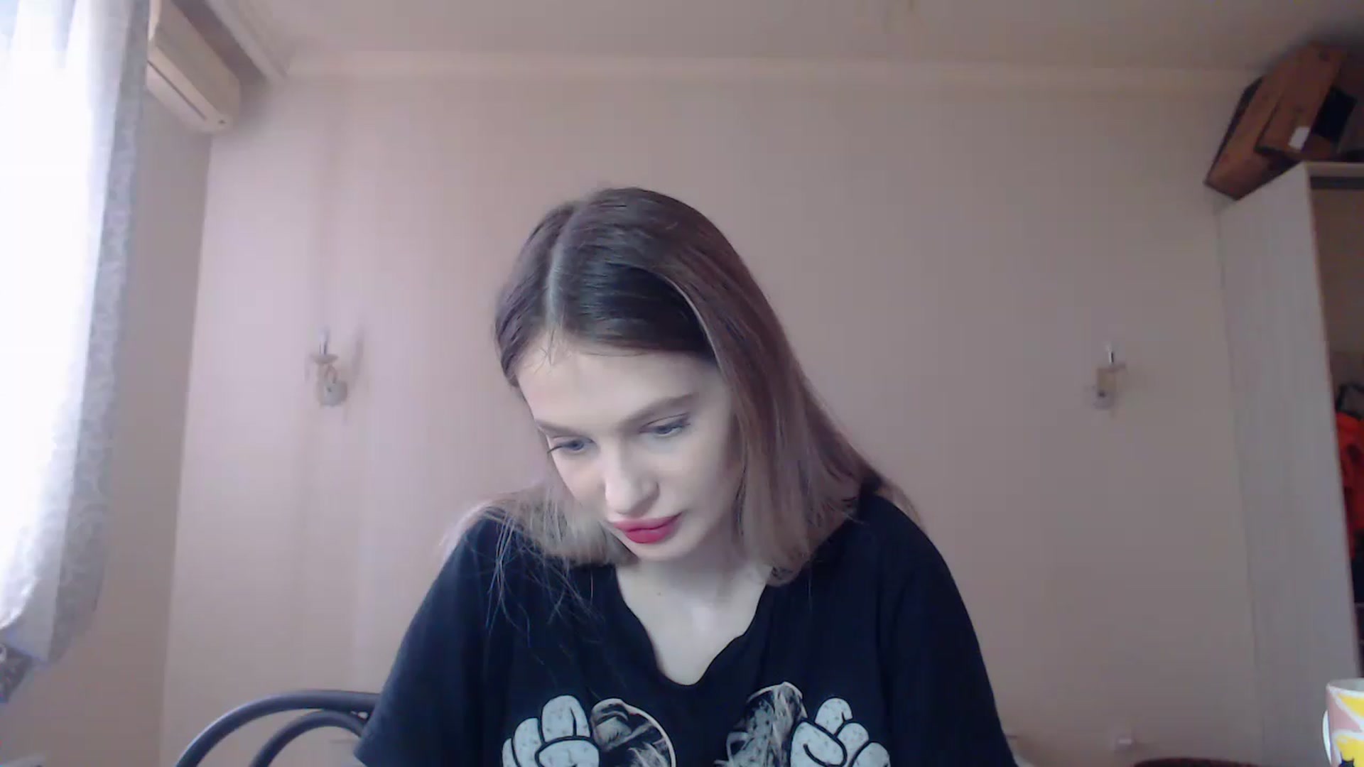 Gallery image thumbnail from Lola_vi's myfreecams stream on, 04/06/2023, 10:43 image 2 of 20