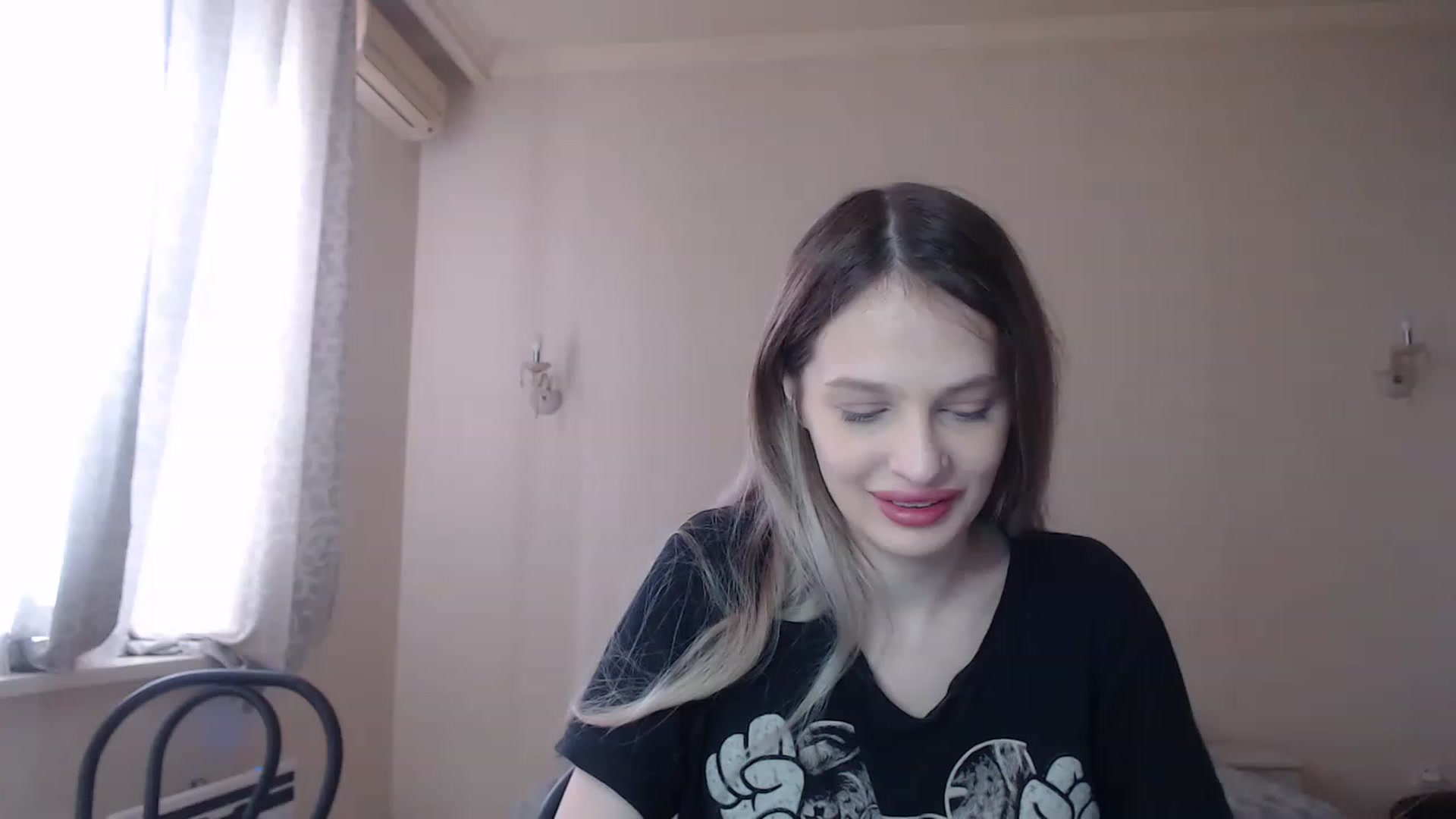 Gallery image thumbnail from Lola_vi's myfreecams stream on, 04/07/2023, 11:48 image 13 of 20